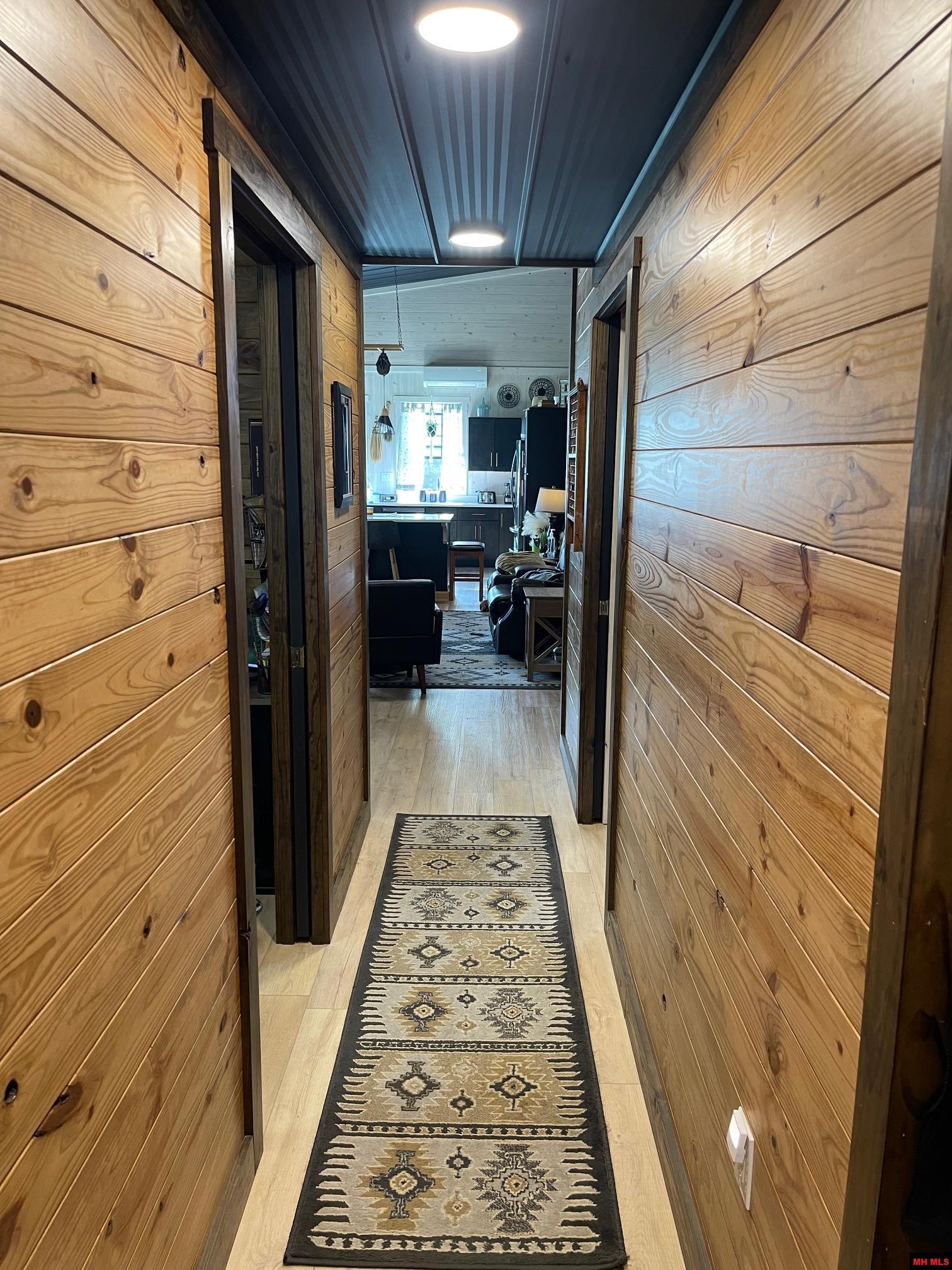 2052 CENTRAL BOULEVARD Bull Shoals, AR