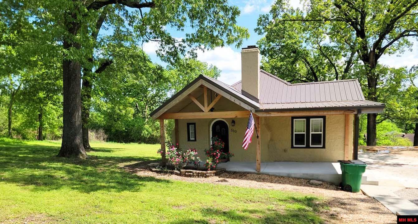 510 COMBS AVENUE, Cotter, AR