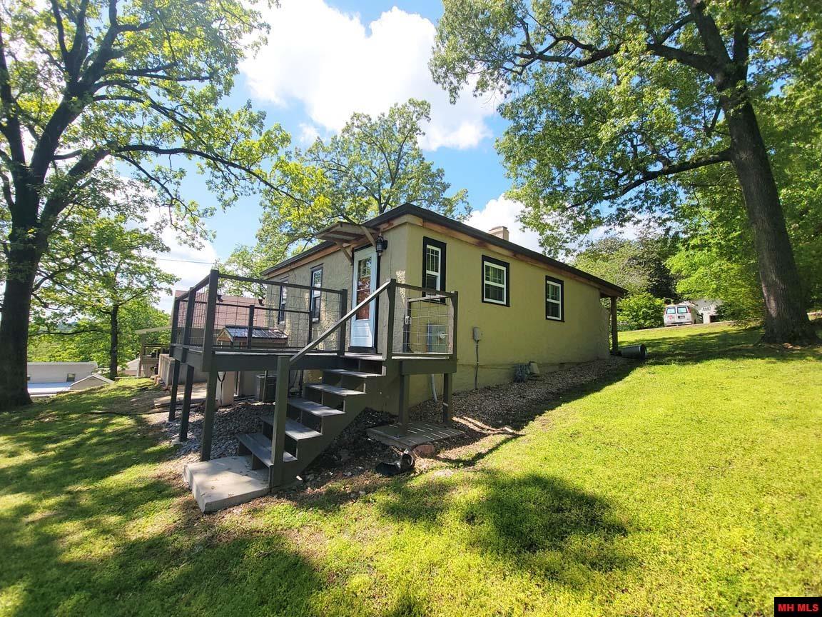 510 COMBS AVENUE Cotter, AR