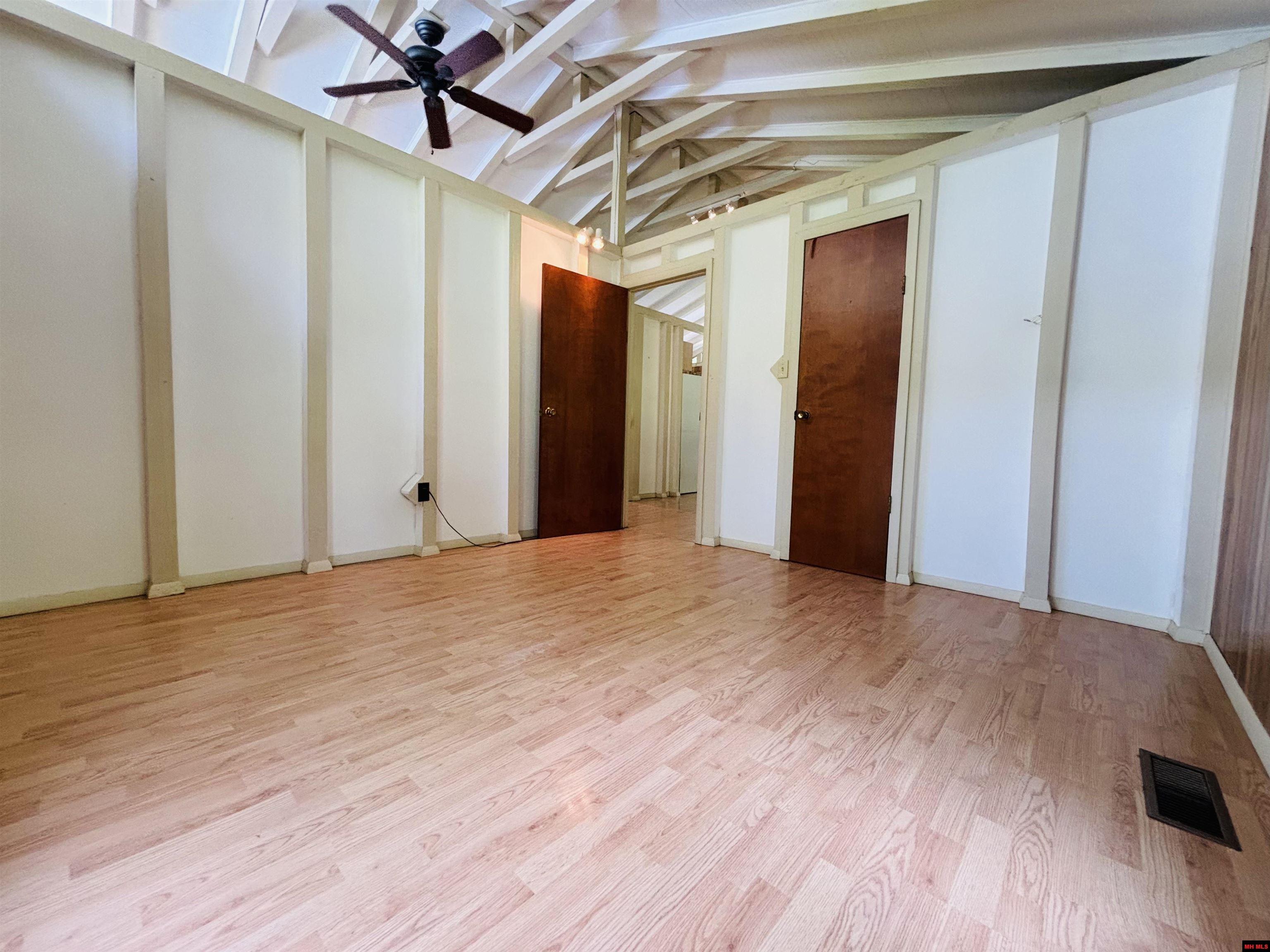 272 BENT OAK LANE Midway, AR