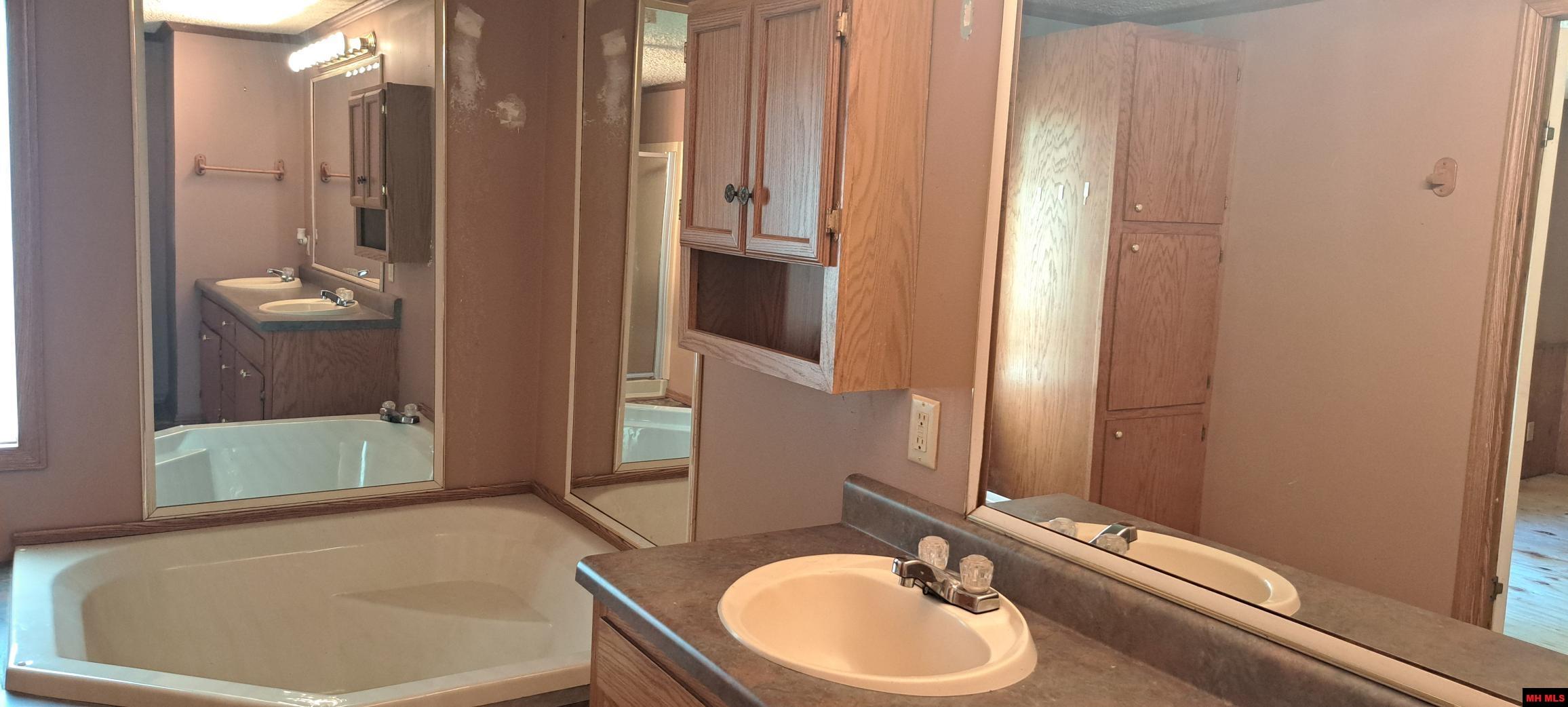 1326 E 9TH STREET Mountain Home, AR
