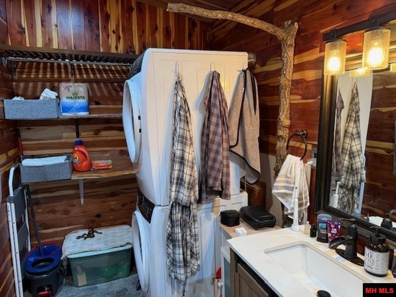 1674 ECHOWOOD CIRCLE Viola, AR 72583