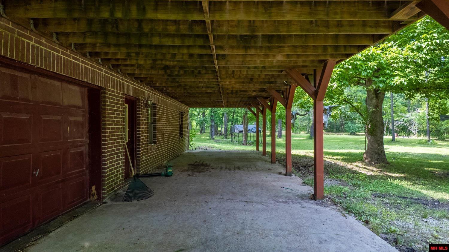 2048 CR 27 Mountain Home, AR 72653