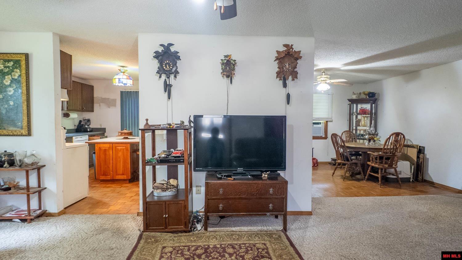 2048 CR 27 Mountain Home, AR 72653