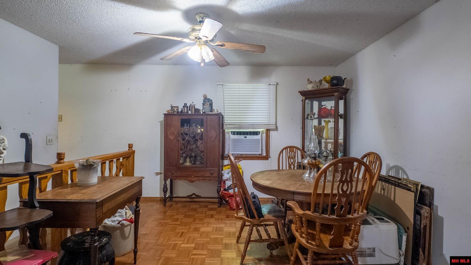 2048 CR 27 Mountain Home, AR 72653