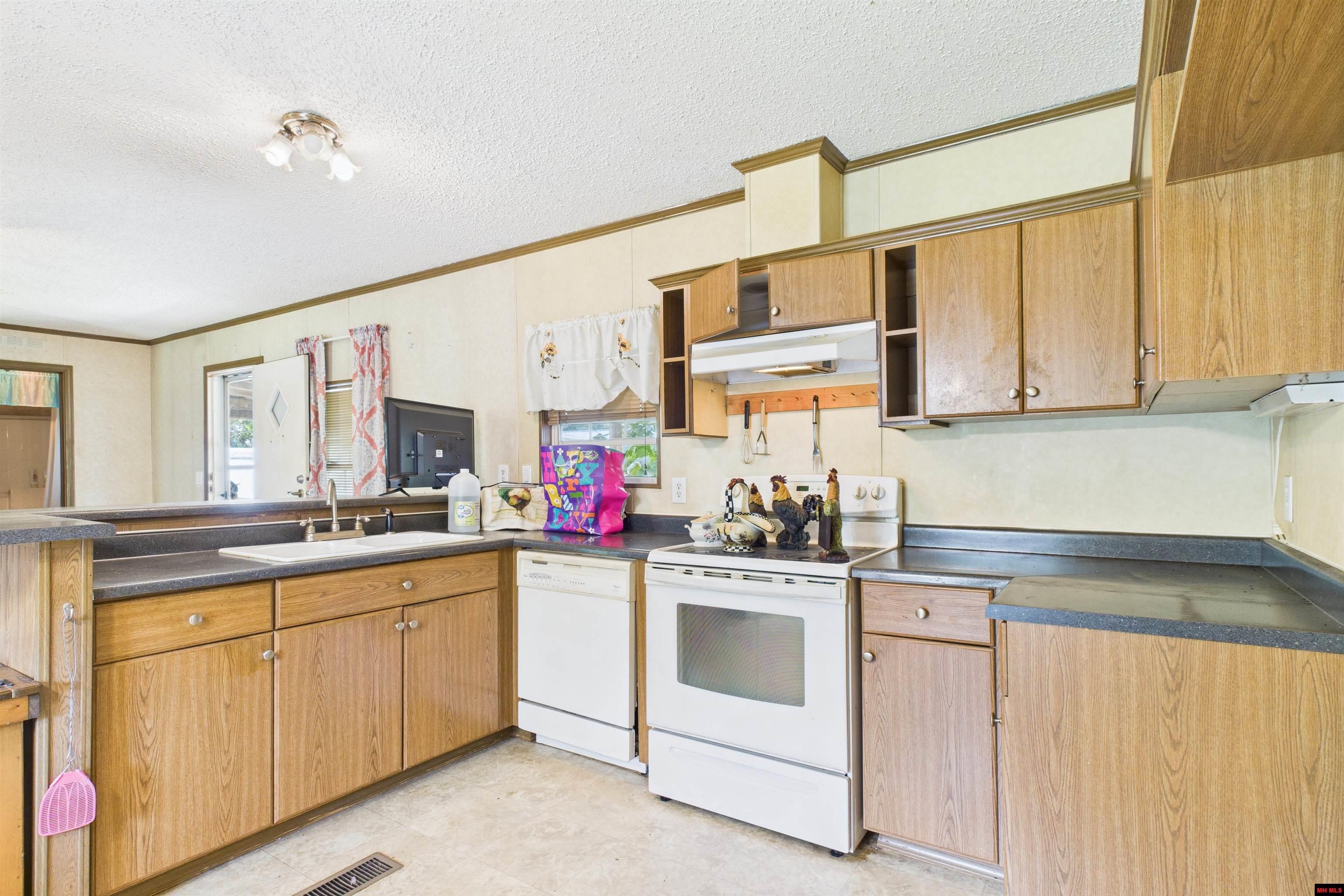 277 CHEROKEE RIDGE LANE Yellville, AR