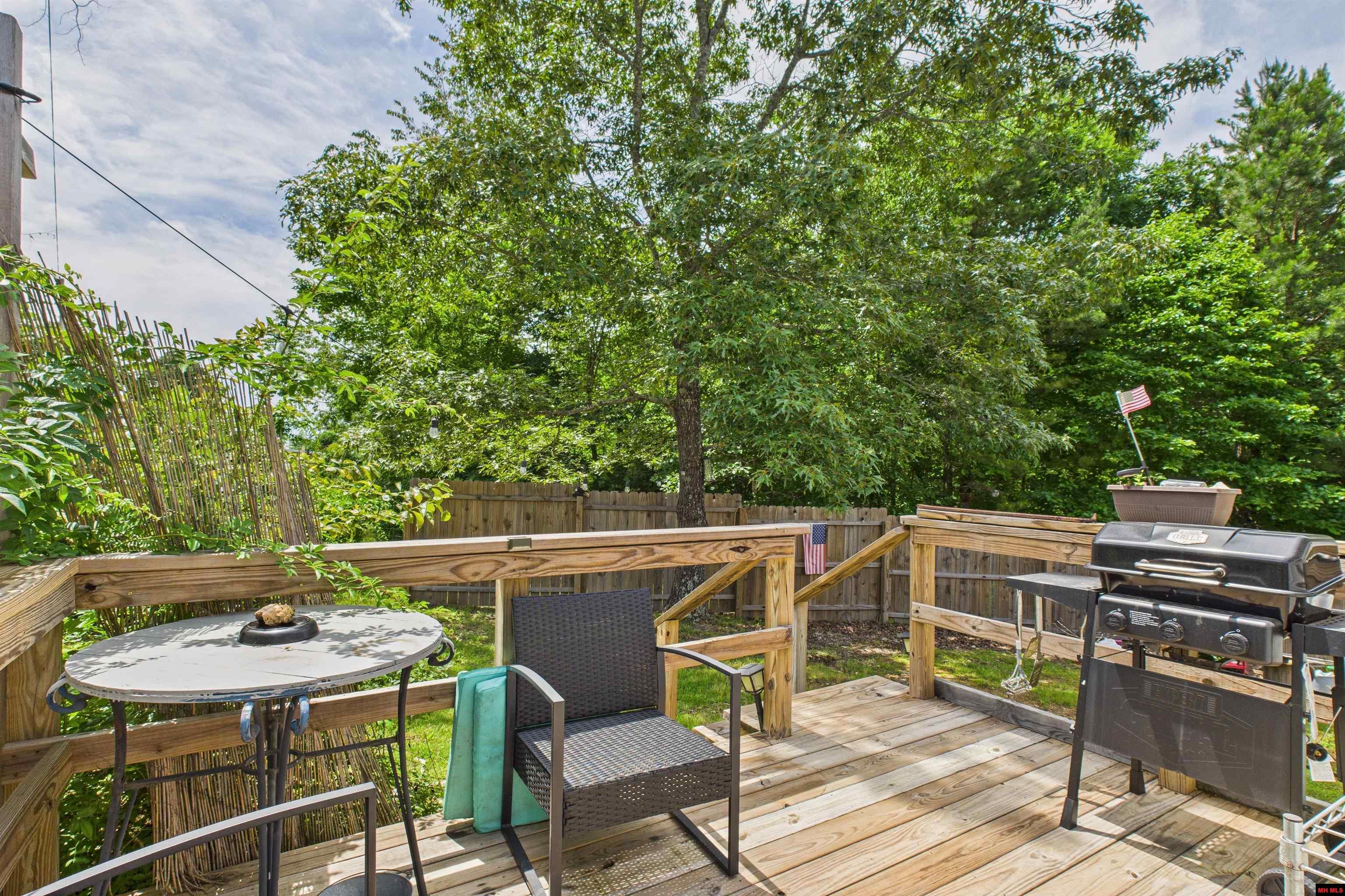 277 CHEROKEE RIDGE LANE Yellville, AR