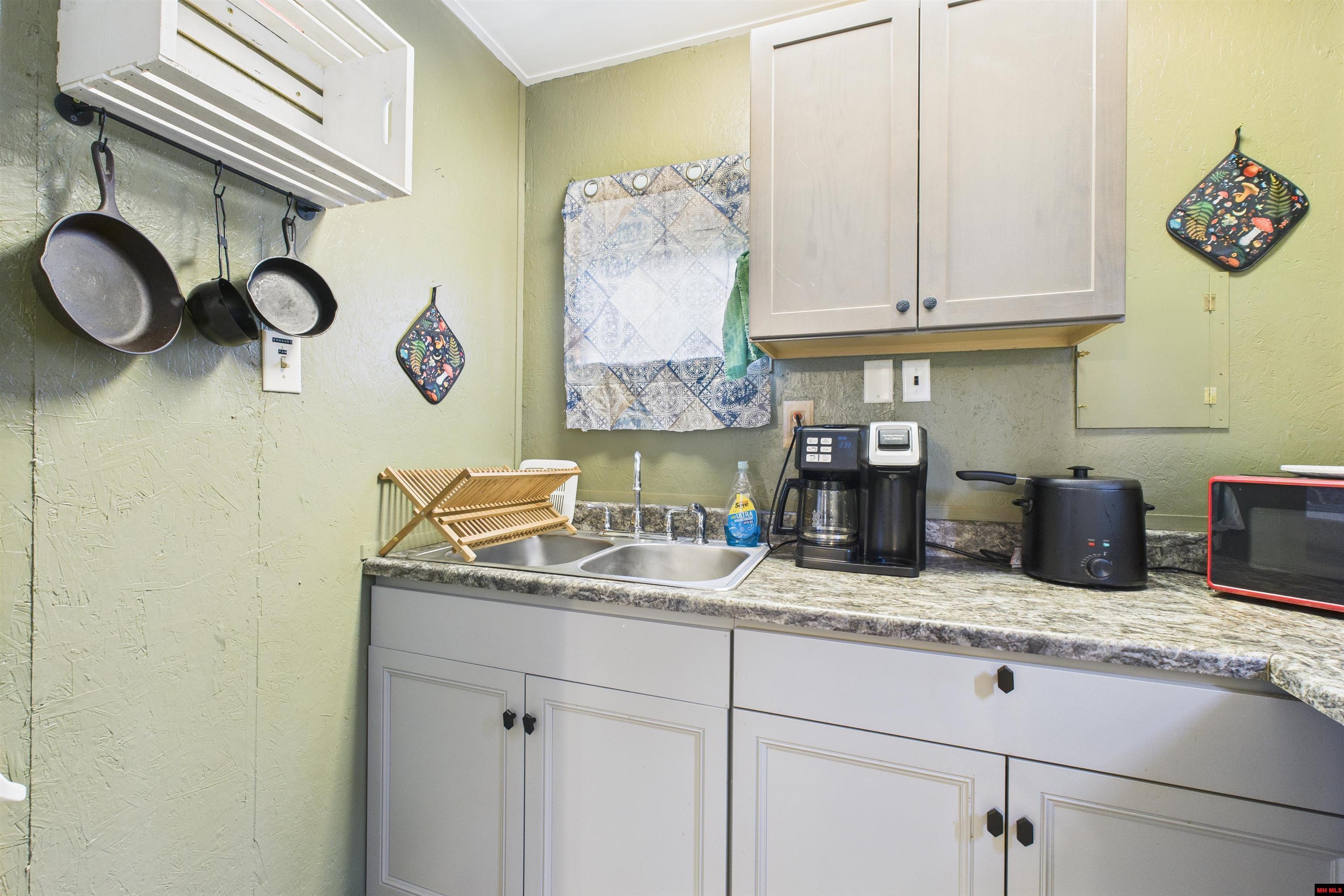 277 CHEROKEE RIDGE LANE Yellville, AR