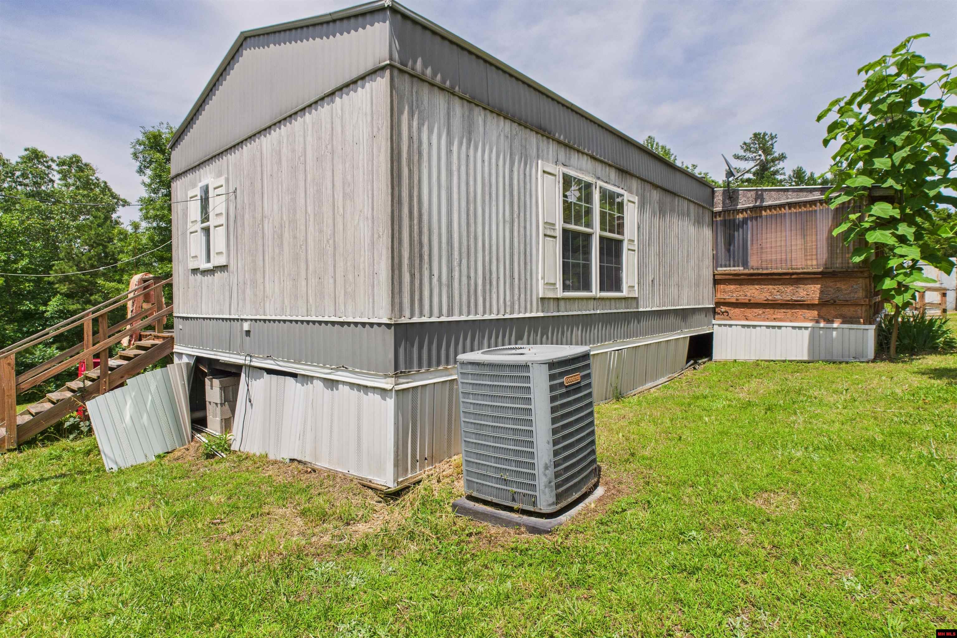 277 CHEROKEE RIDGE LANE Yellville, AR