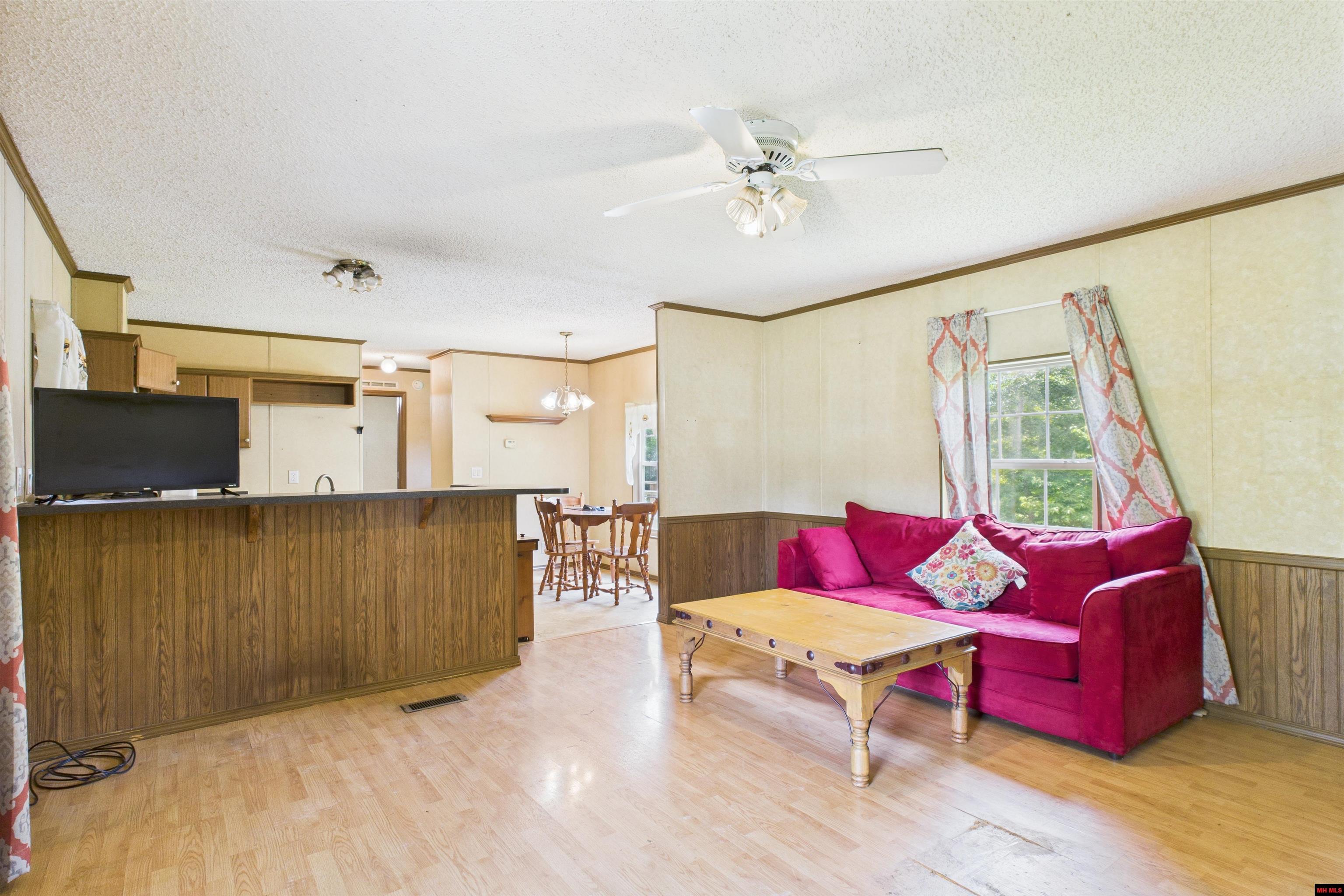 277 CHEROKEE RIDGE LANE Yellville, AR