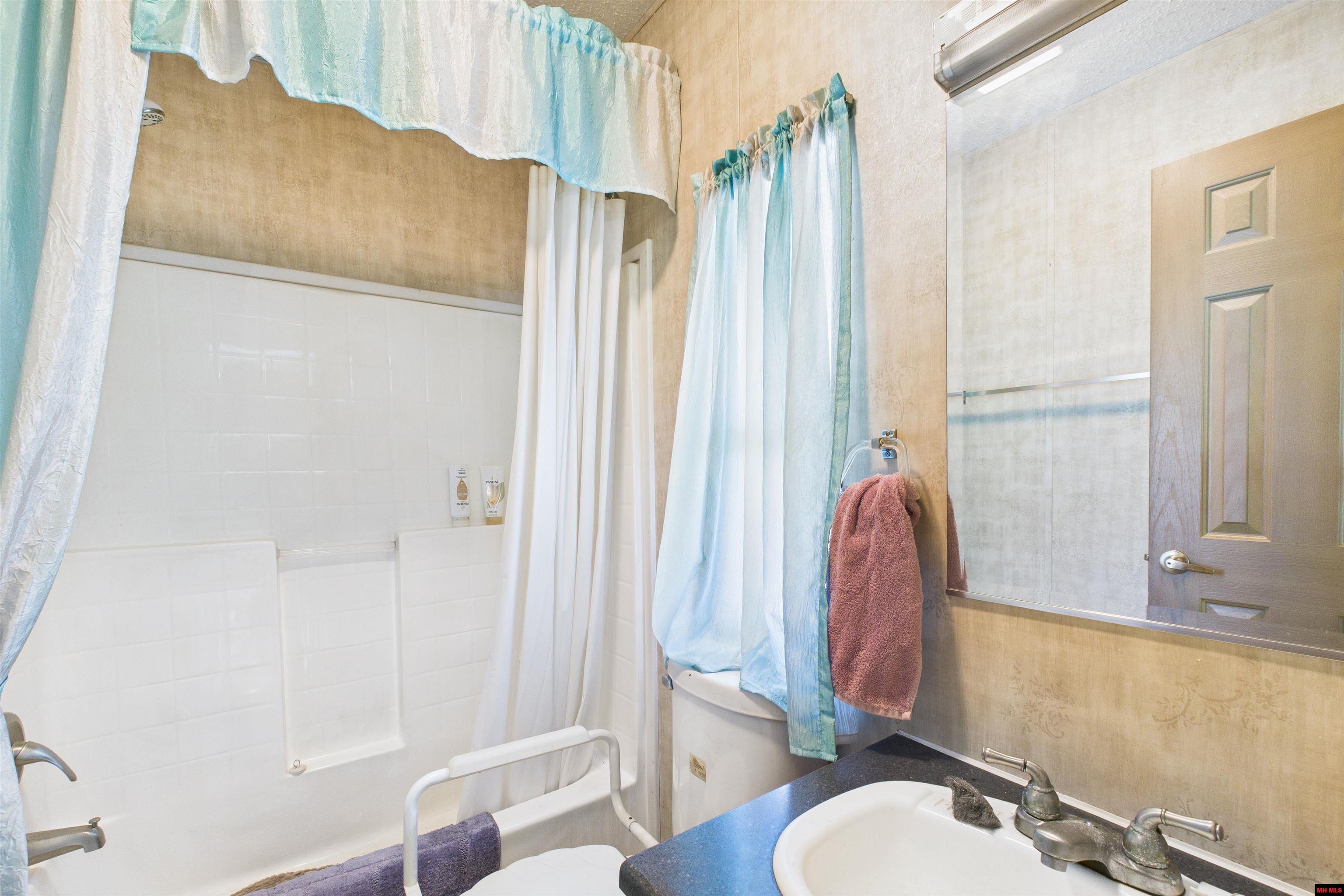 277 CHEROKEE RIDGE LANE Yellville, AR