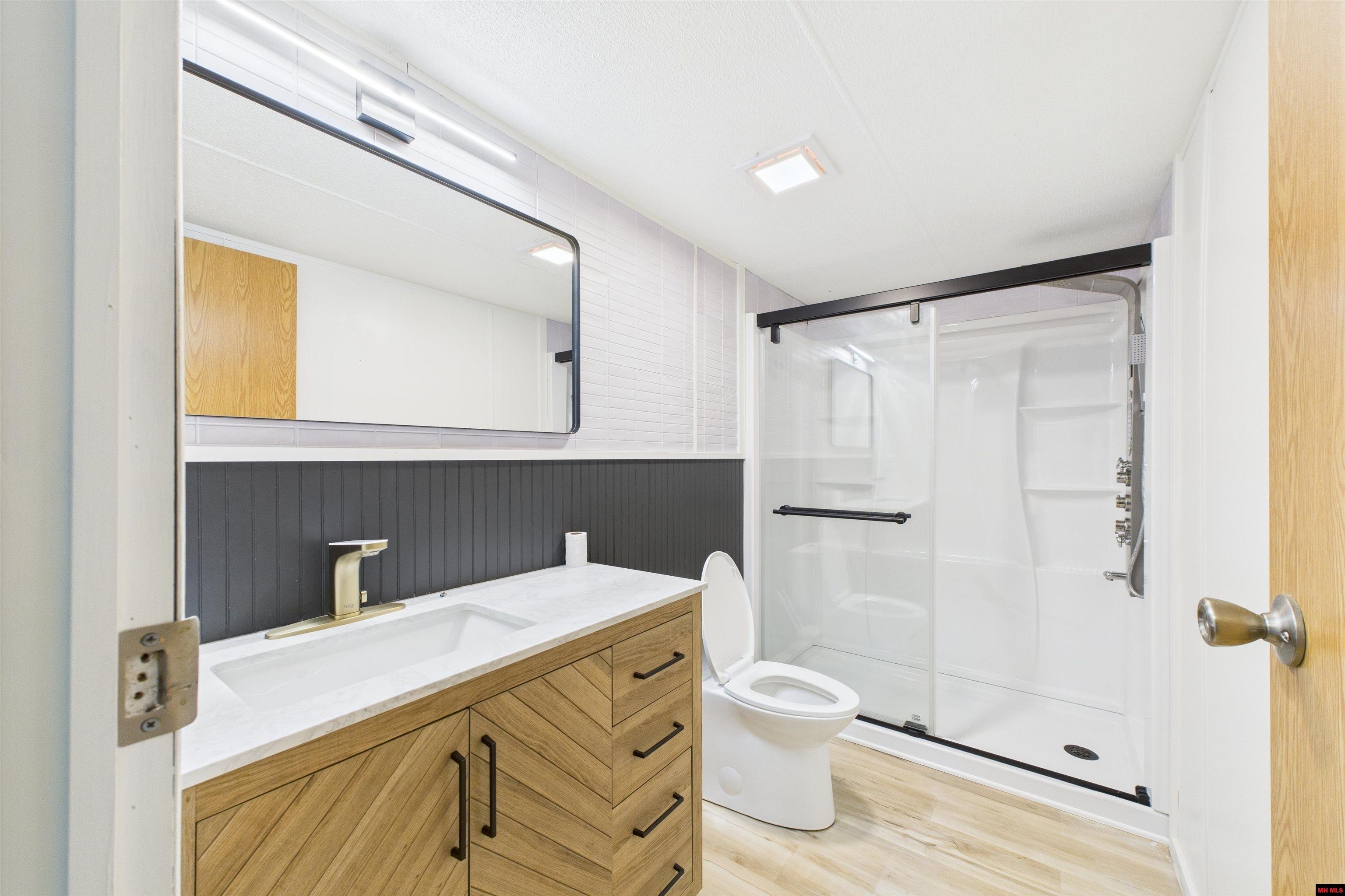 2111 WEST ROAD Mountain Home, AR