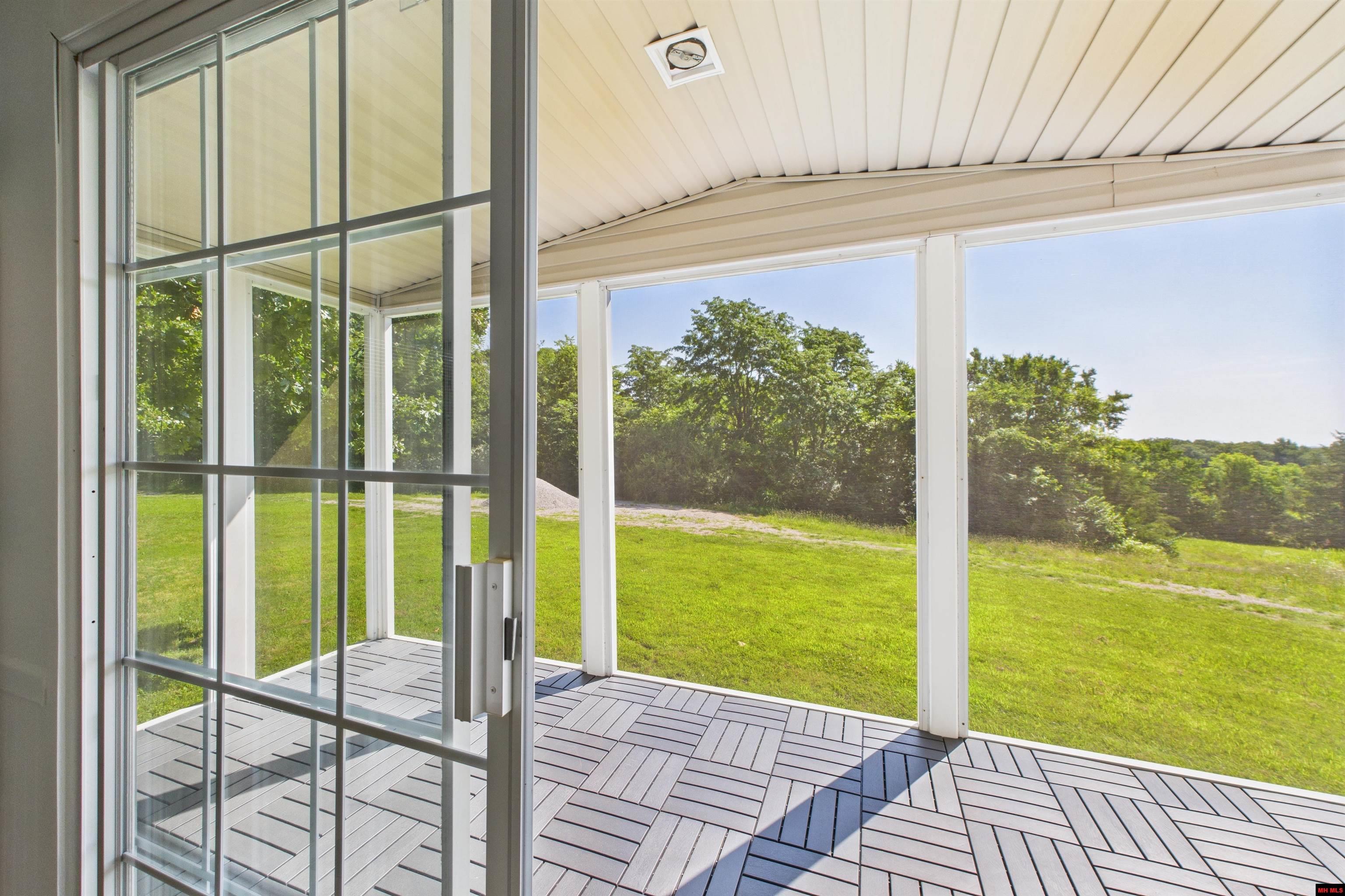 2111 WEST ROAD Mountain Home, AR