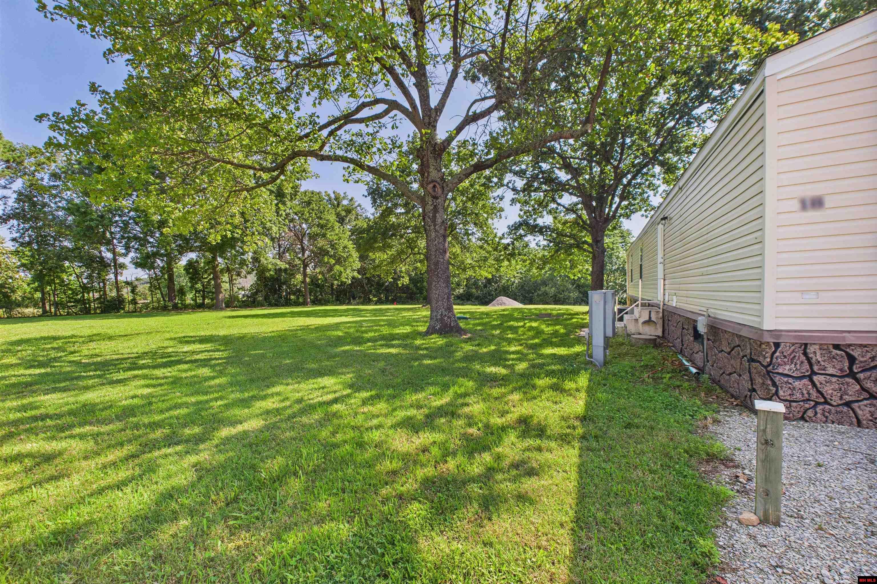 2111 WEST ROAD Mountain Home, AR