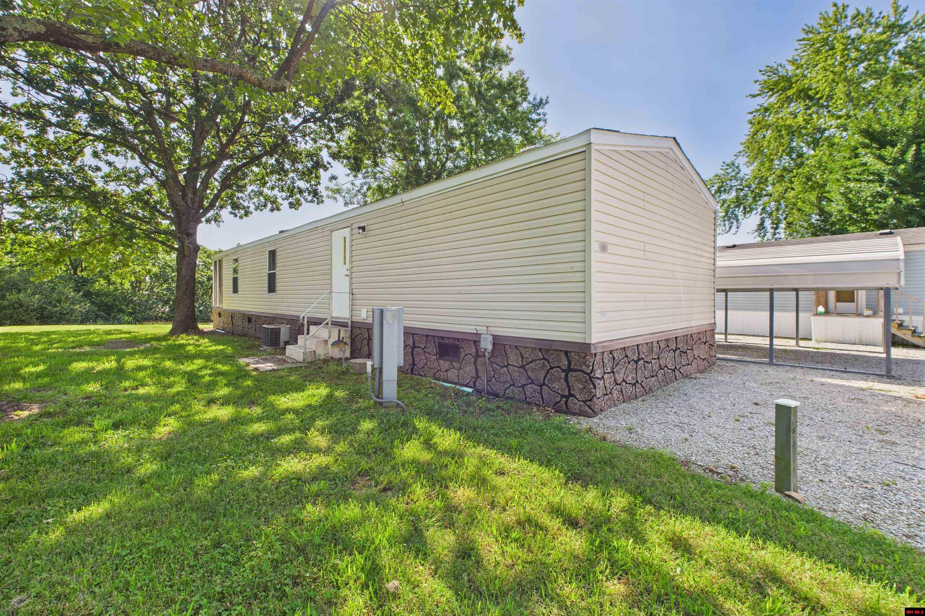 2111 WEST ROAD Mountain Home, AR