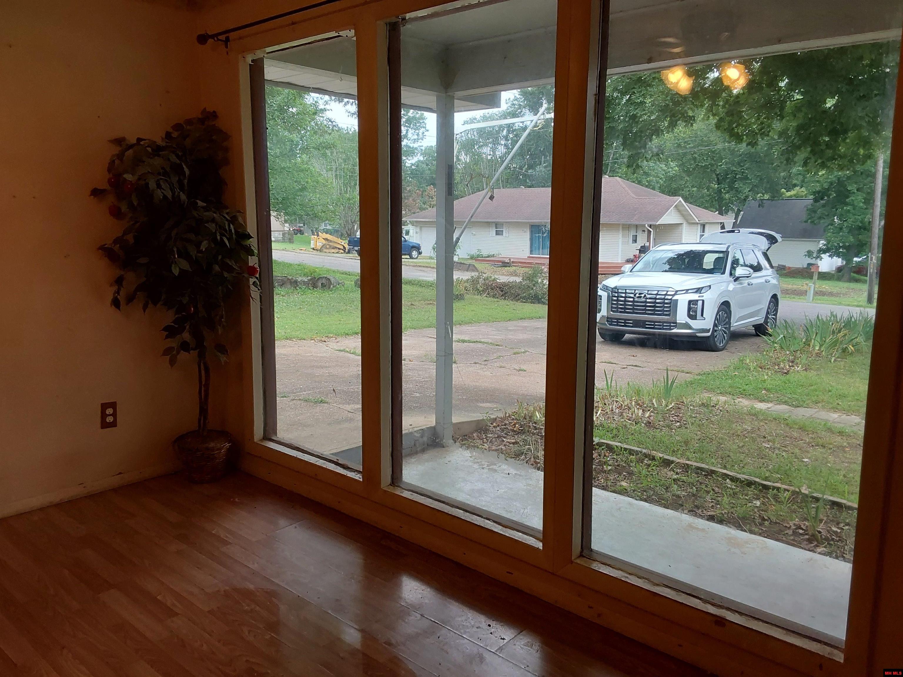 401 S 6TH STREET Flippin, AR