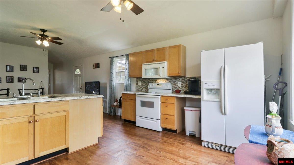 261 LAZY ACRES ROAD Protem, MO