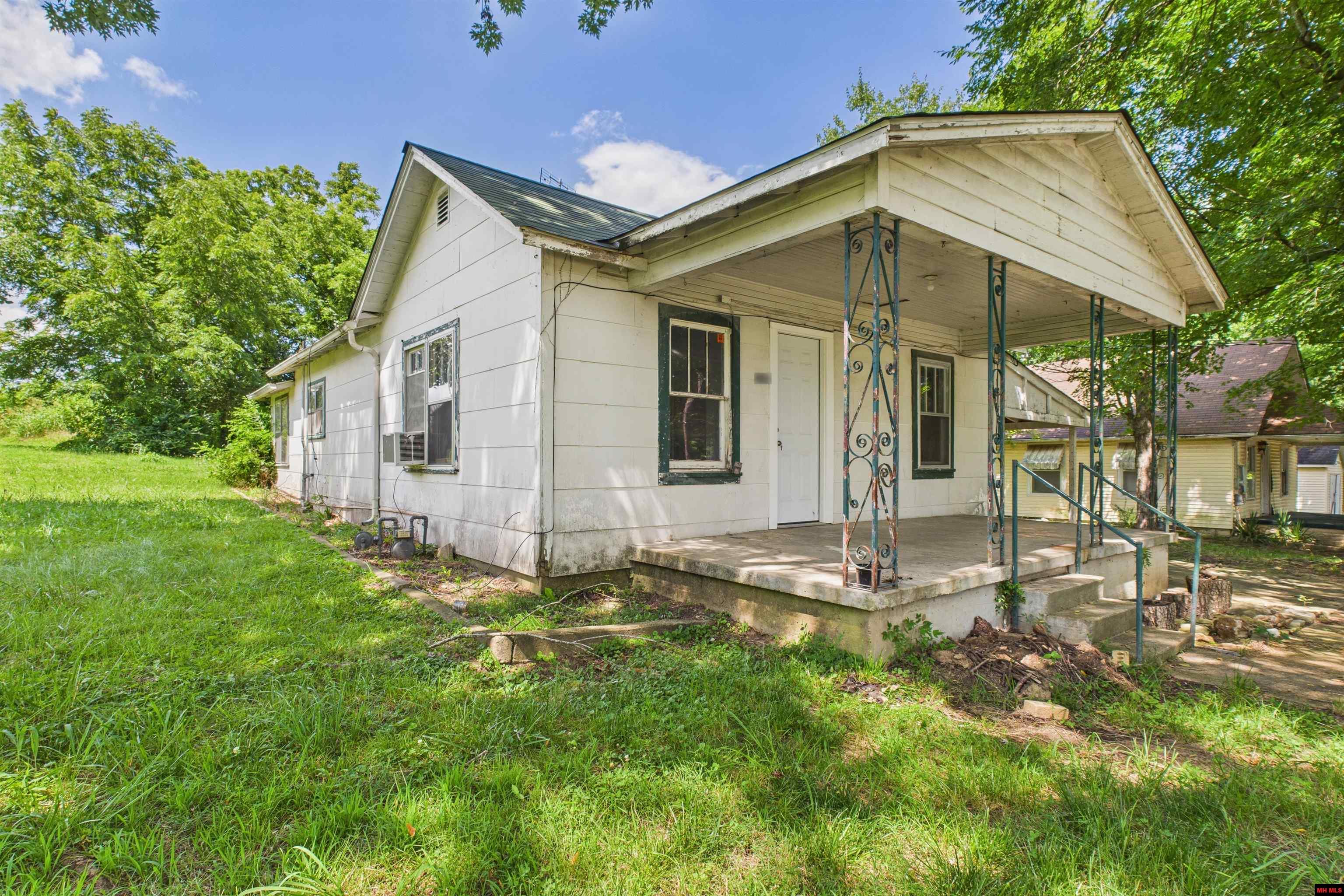 403 GIRARD STREET Flippin, AR