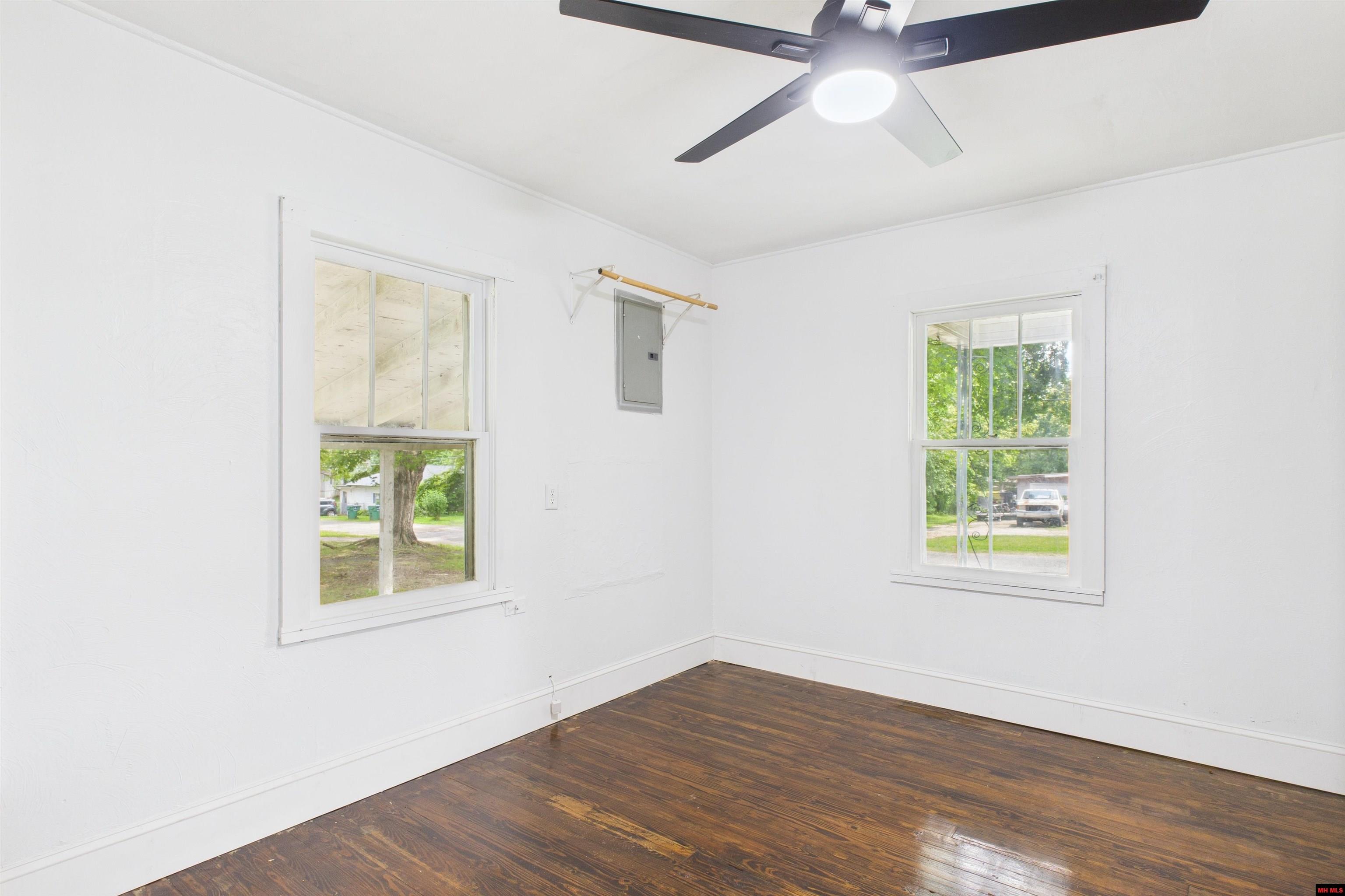 403 GIRARD STREET Flippin, AR