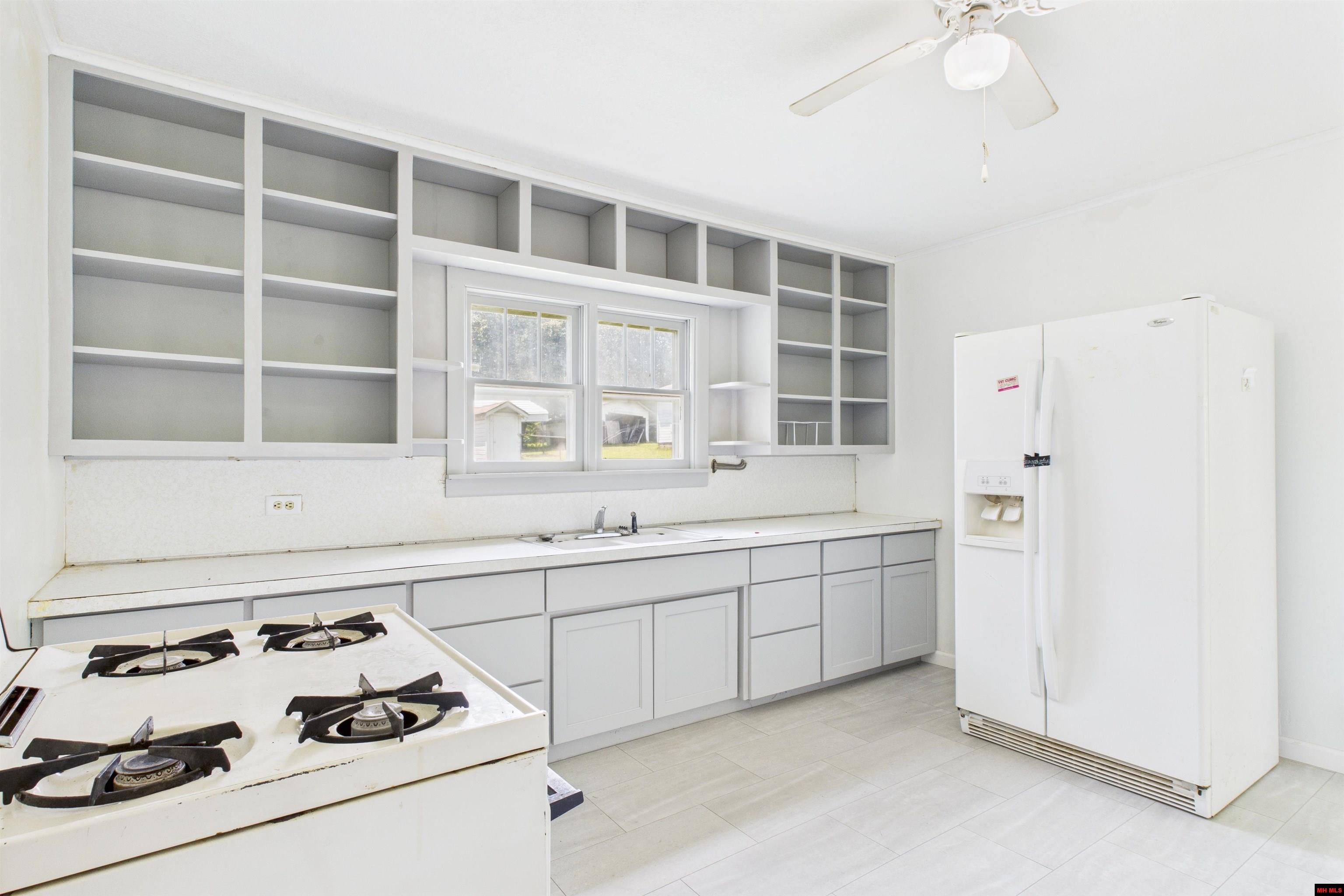 403 GIRARD STREET Flippin, AR