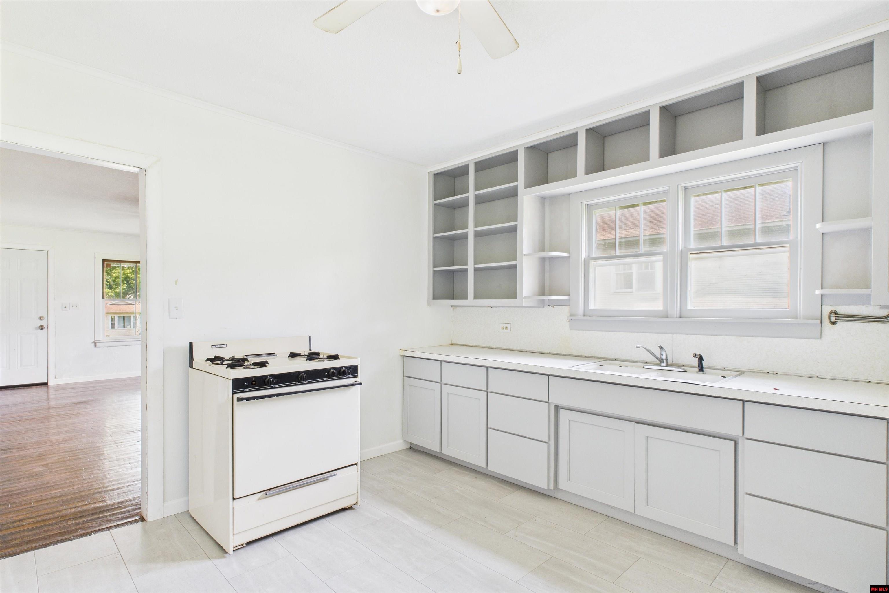 403 GIRARD STREET Flippin, AR