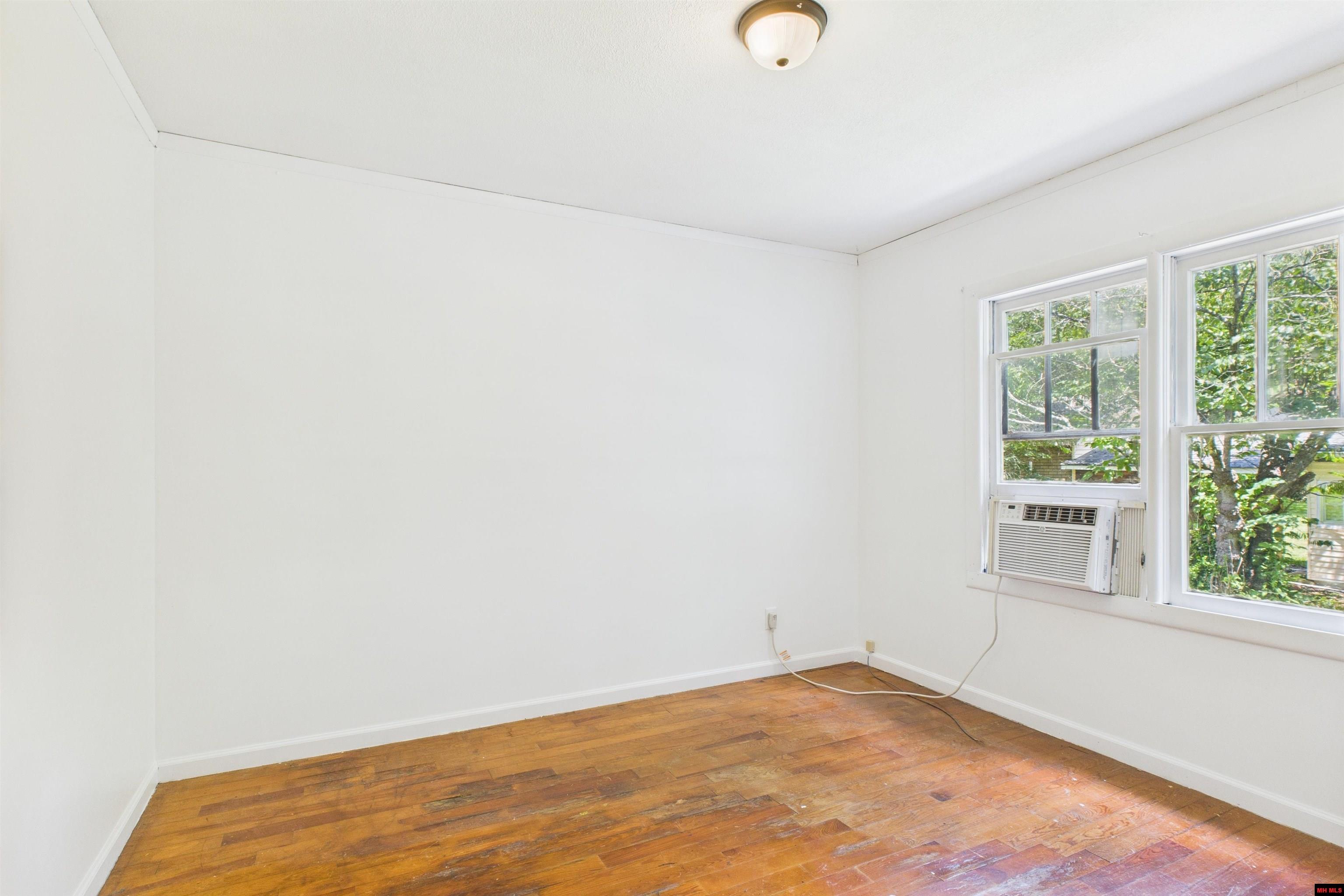 403 GIRARD STREET Flippin, AR