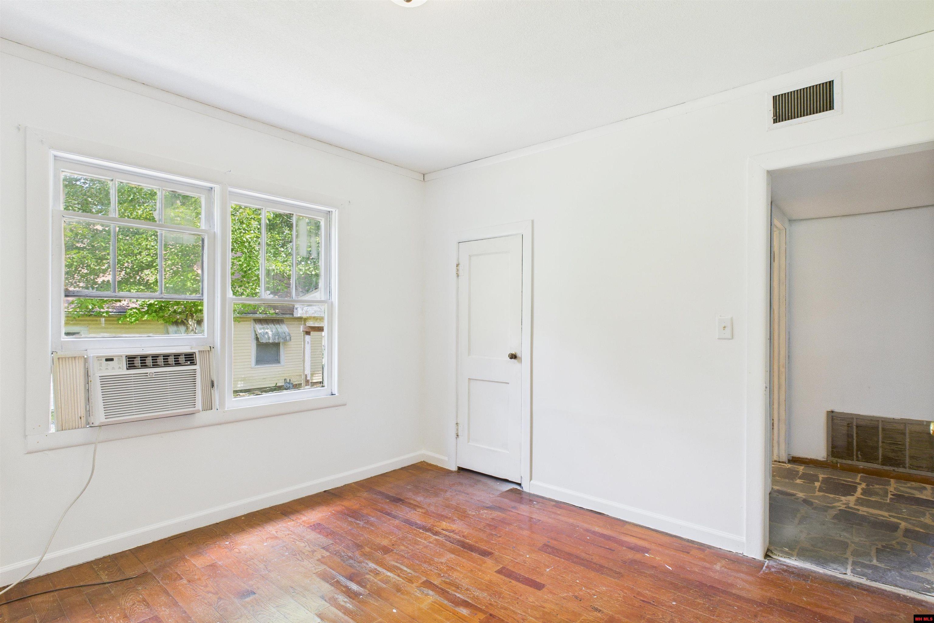 403 GIRARD STREET Flippin, AR