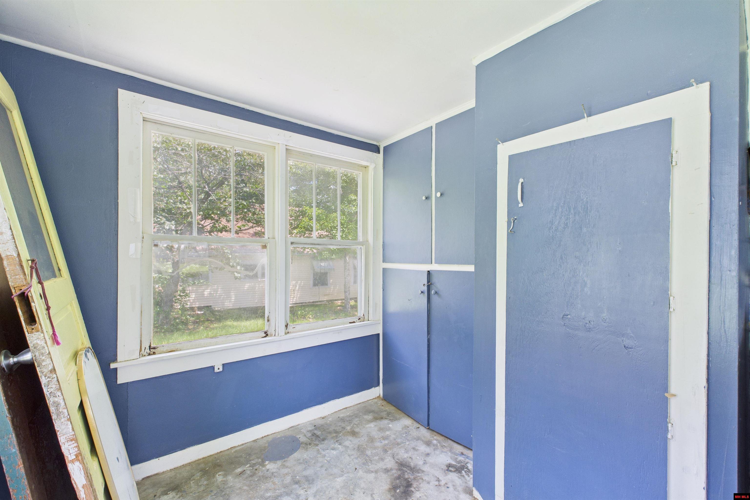 403 GIRARD STREET Flippin, AR