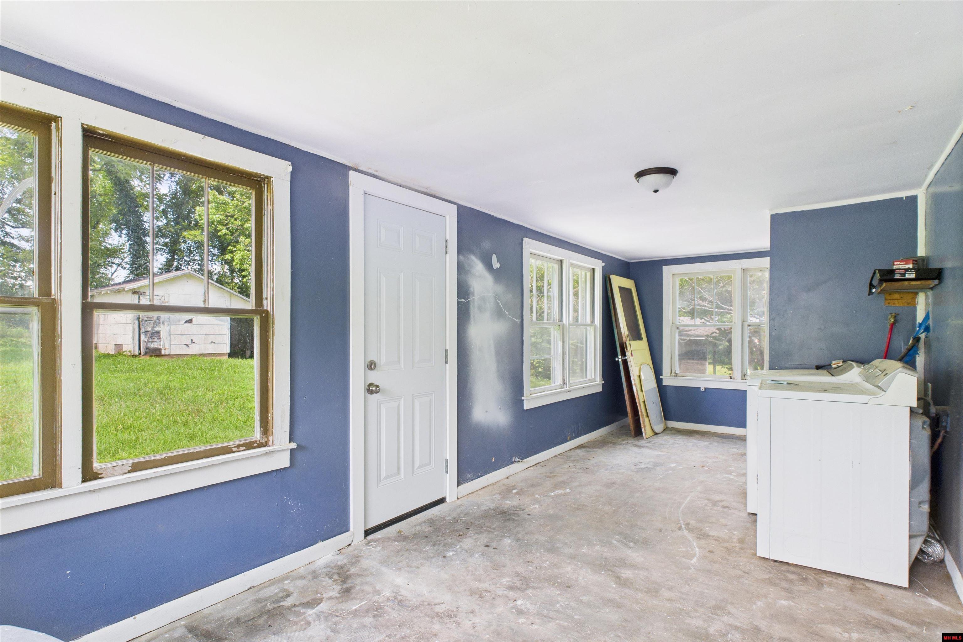 403 GIRARD STREET Flippin, AR