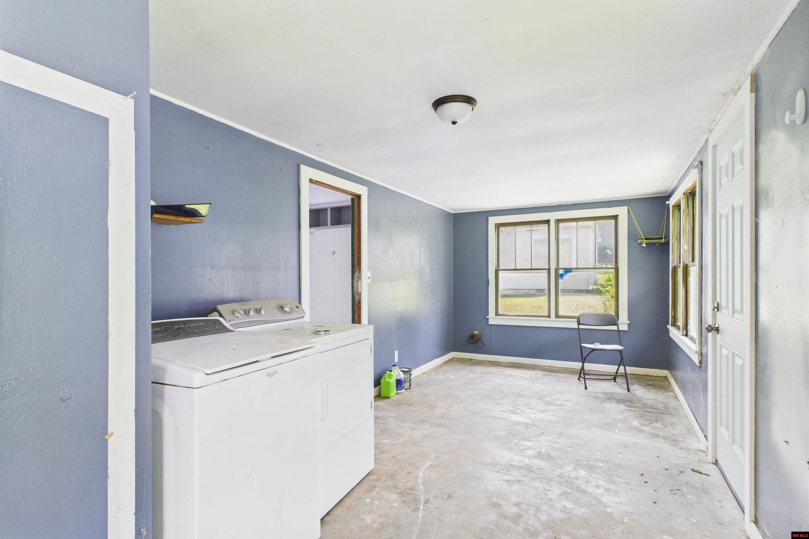403 GIRARD STREET Flippin, AR