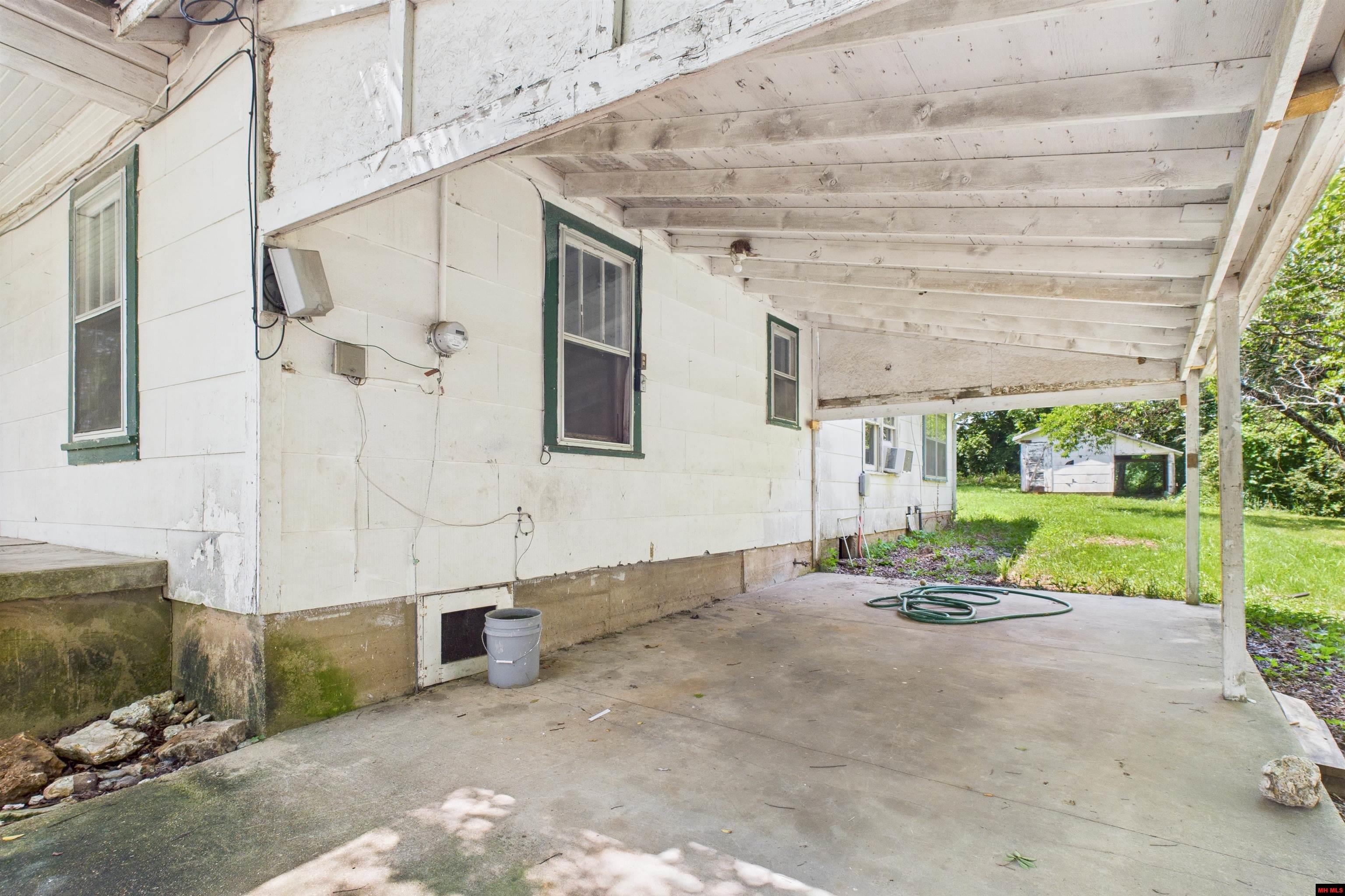 403 GIRARD STREET Flippin, AR