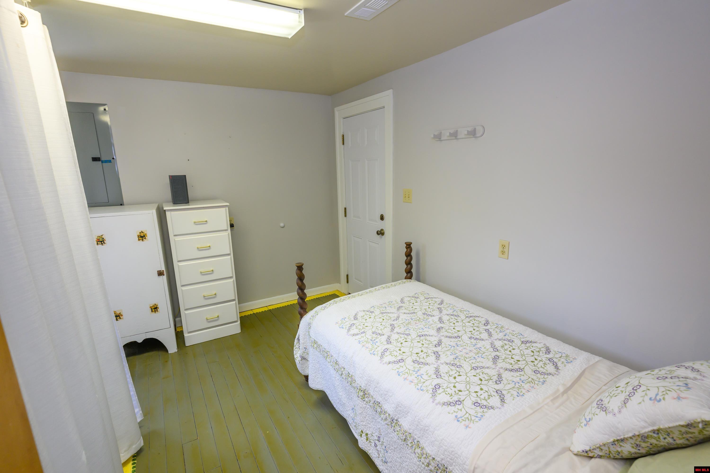 5738 OAKLAND ROAD Oakland, AR