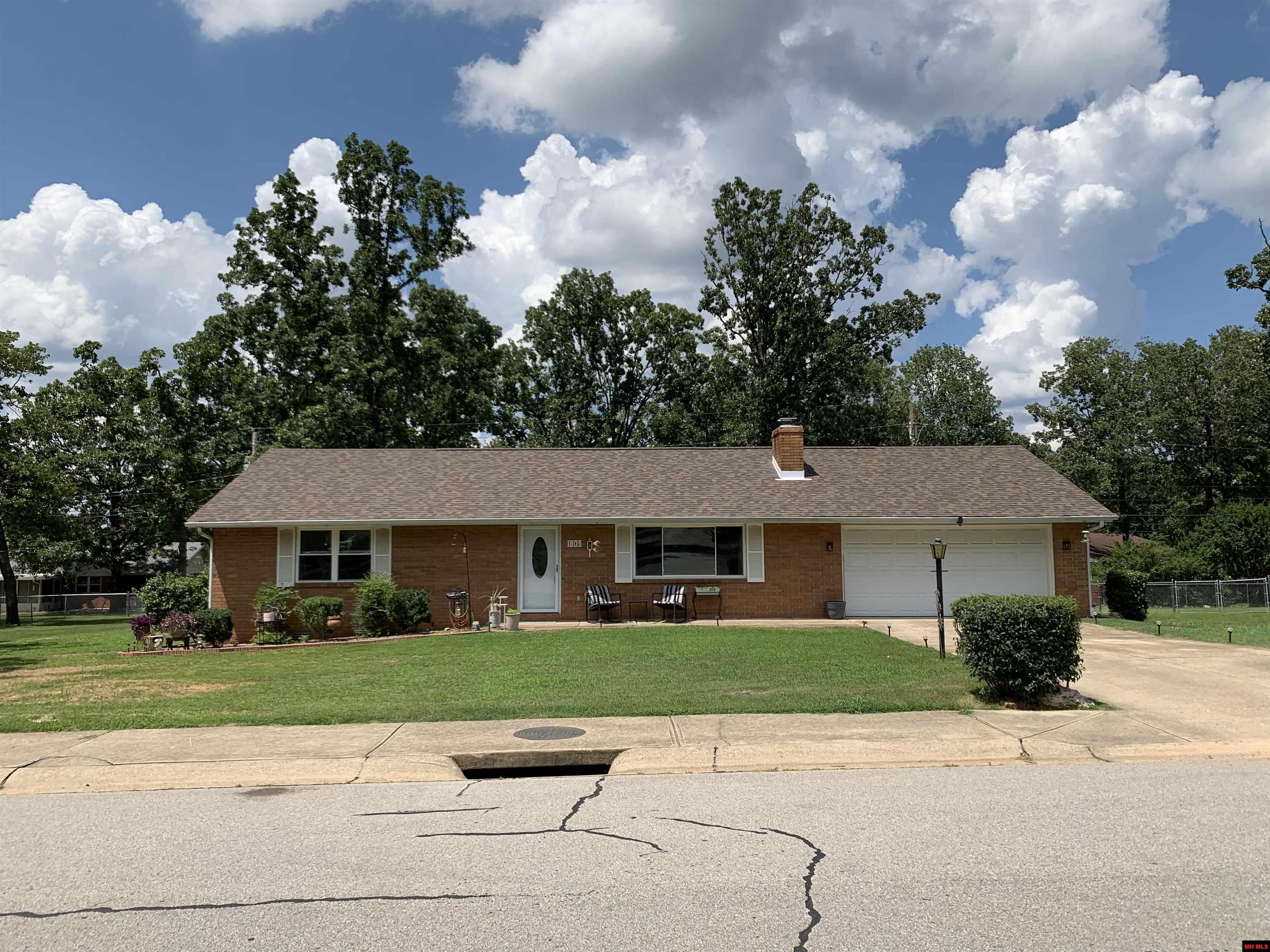 1809 JOHNS DRIVE Mountain Home, AR 72653