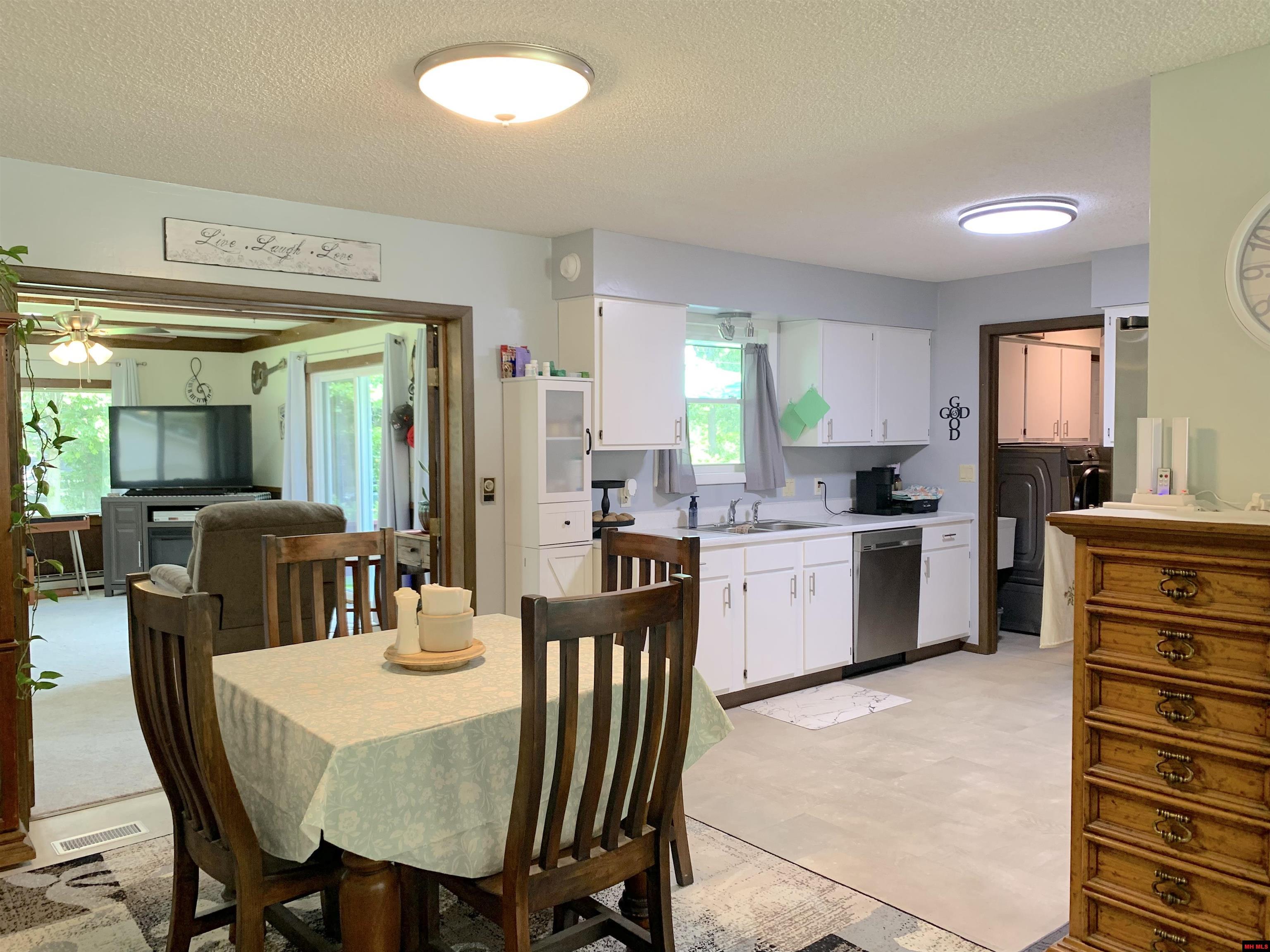 1809 JOHNS DRIVE Mountain Home, AR 72653