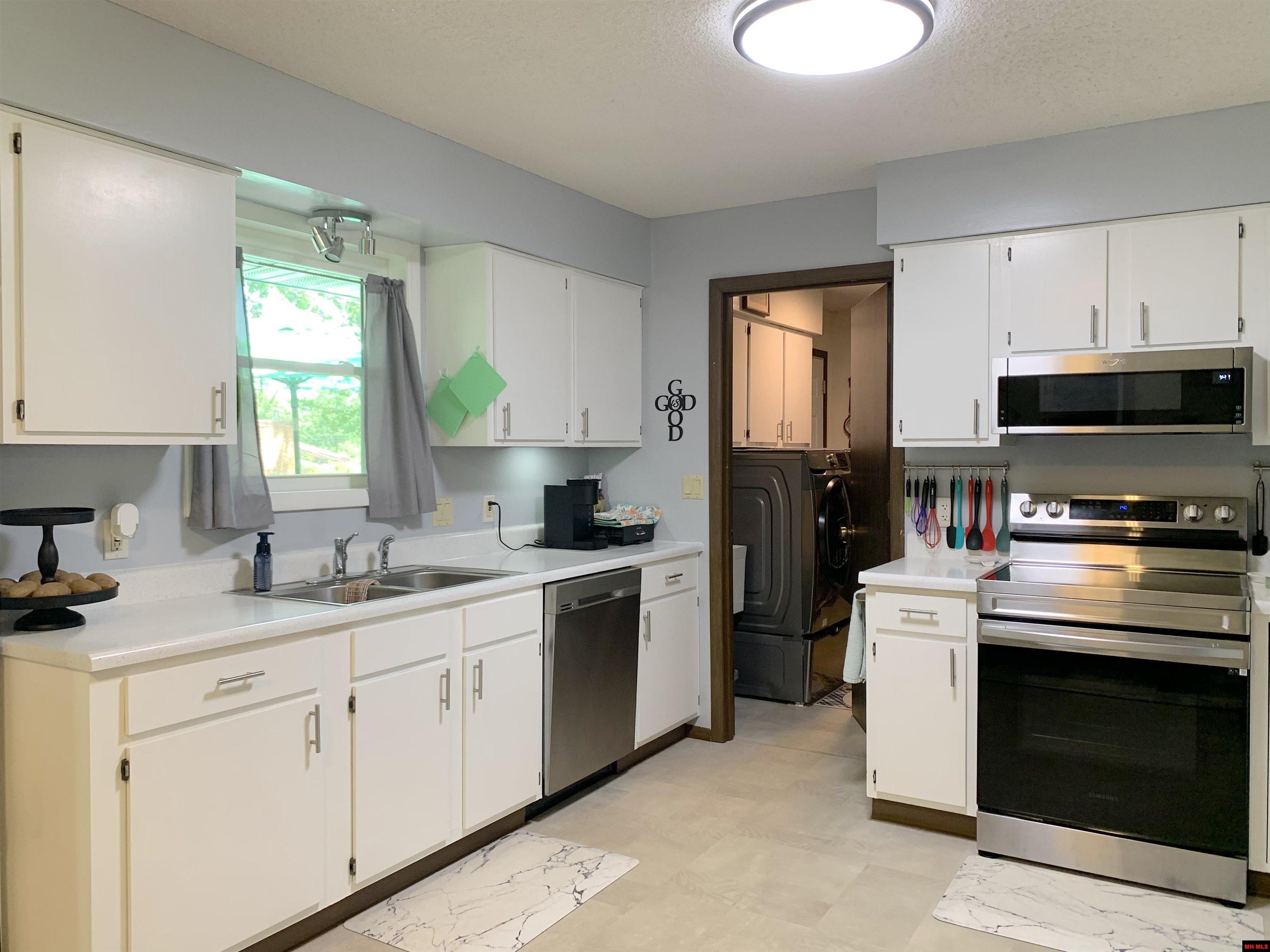 1809 JOHNS DRIVE Mountain Home, AR 72653