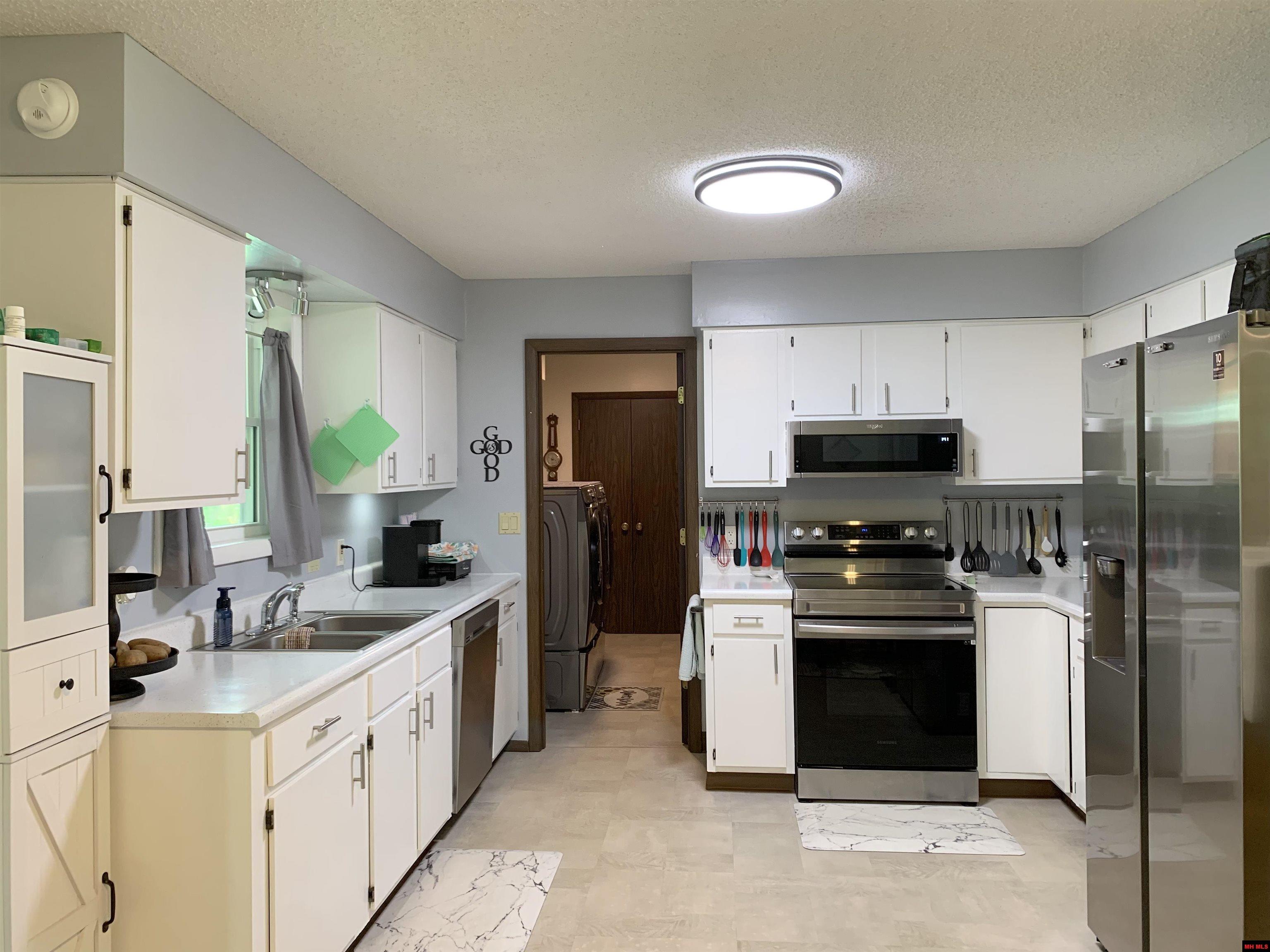 1809 JOHNS DRIVE Mountain Home, AR 72653