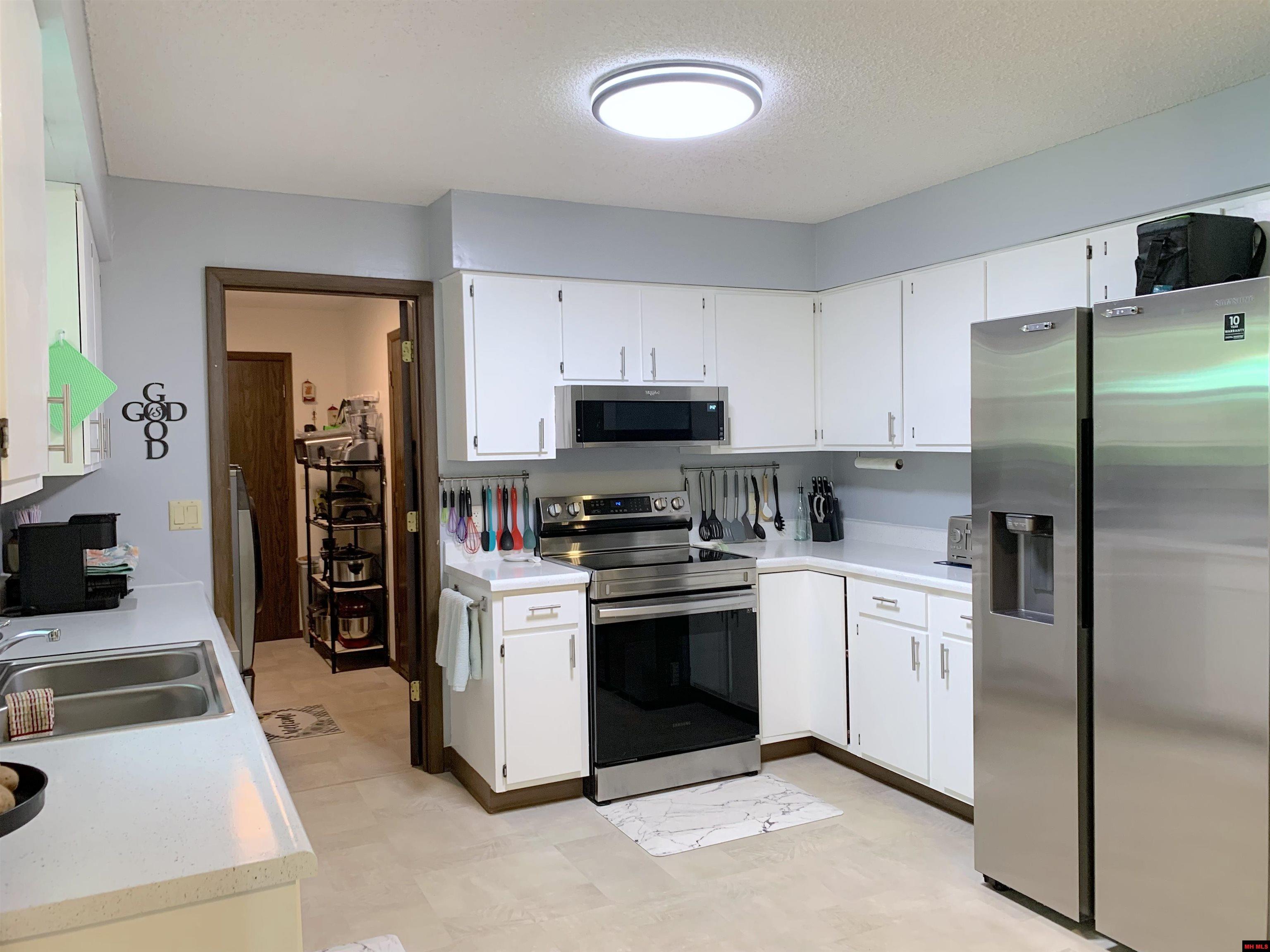 1809 JOHNS DRIVE Mountain Home, AR 72653