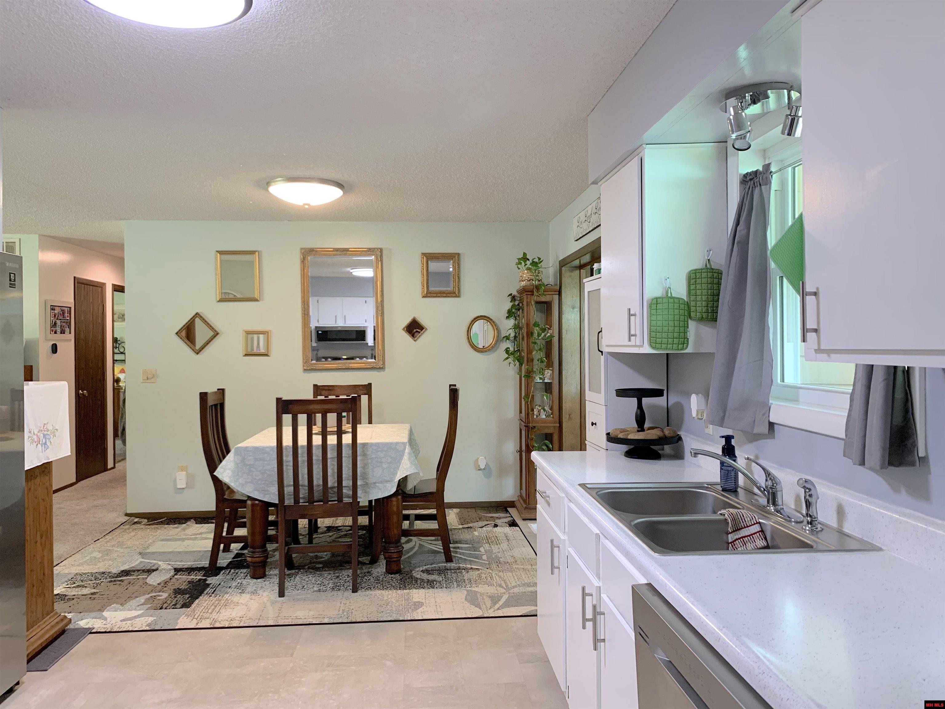 1809 JOHNS DRIVE Mountain Home, AR 72653