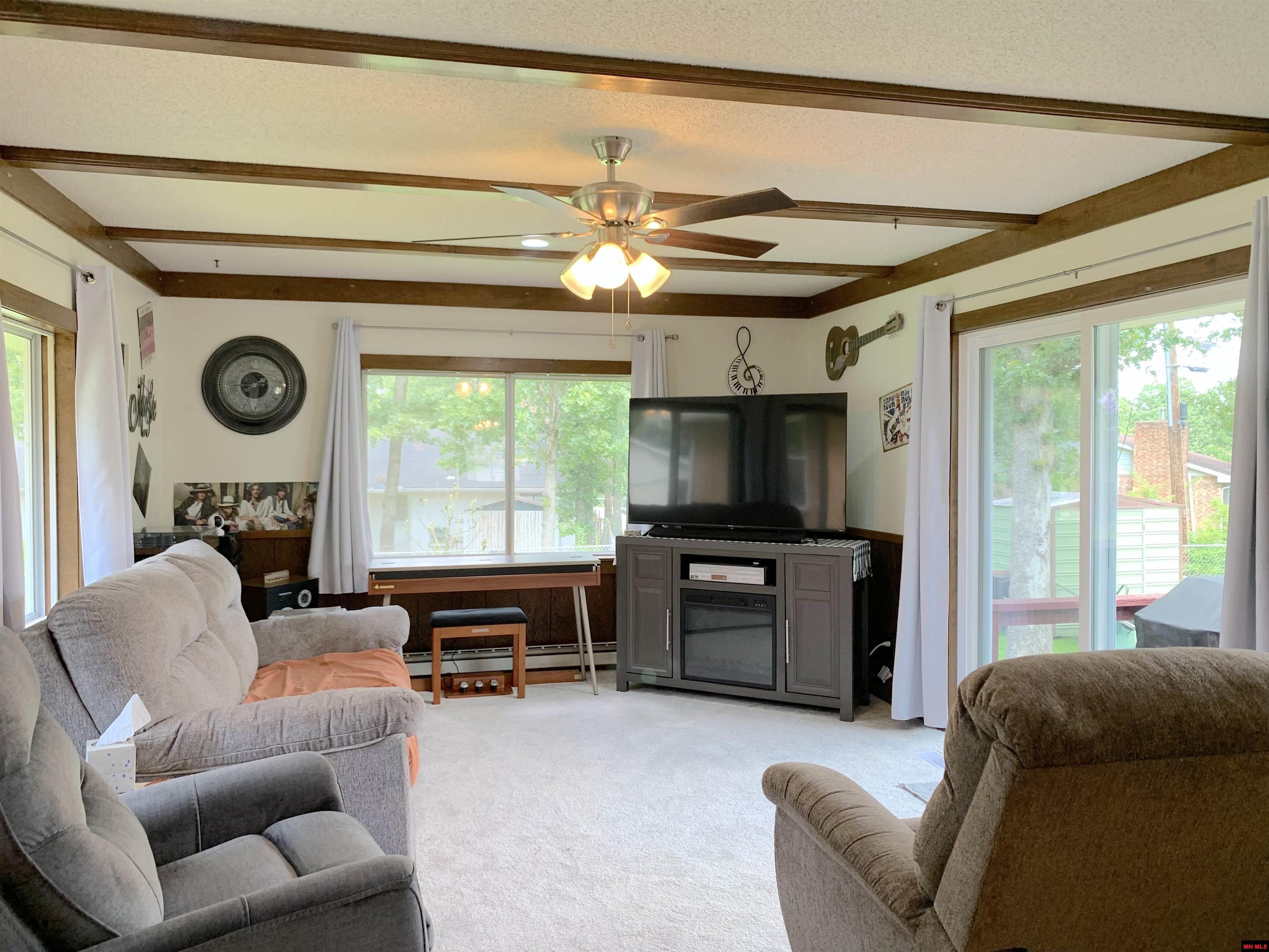 1809 JOHNS DRIVE Mountain Home, AR 72653