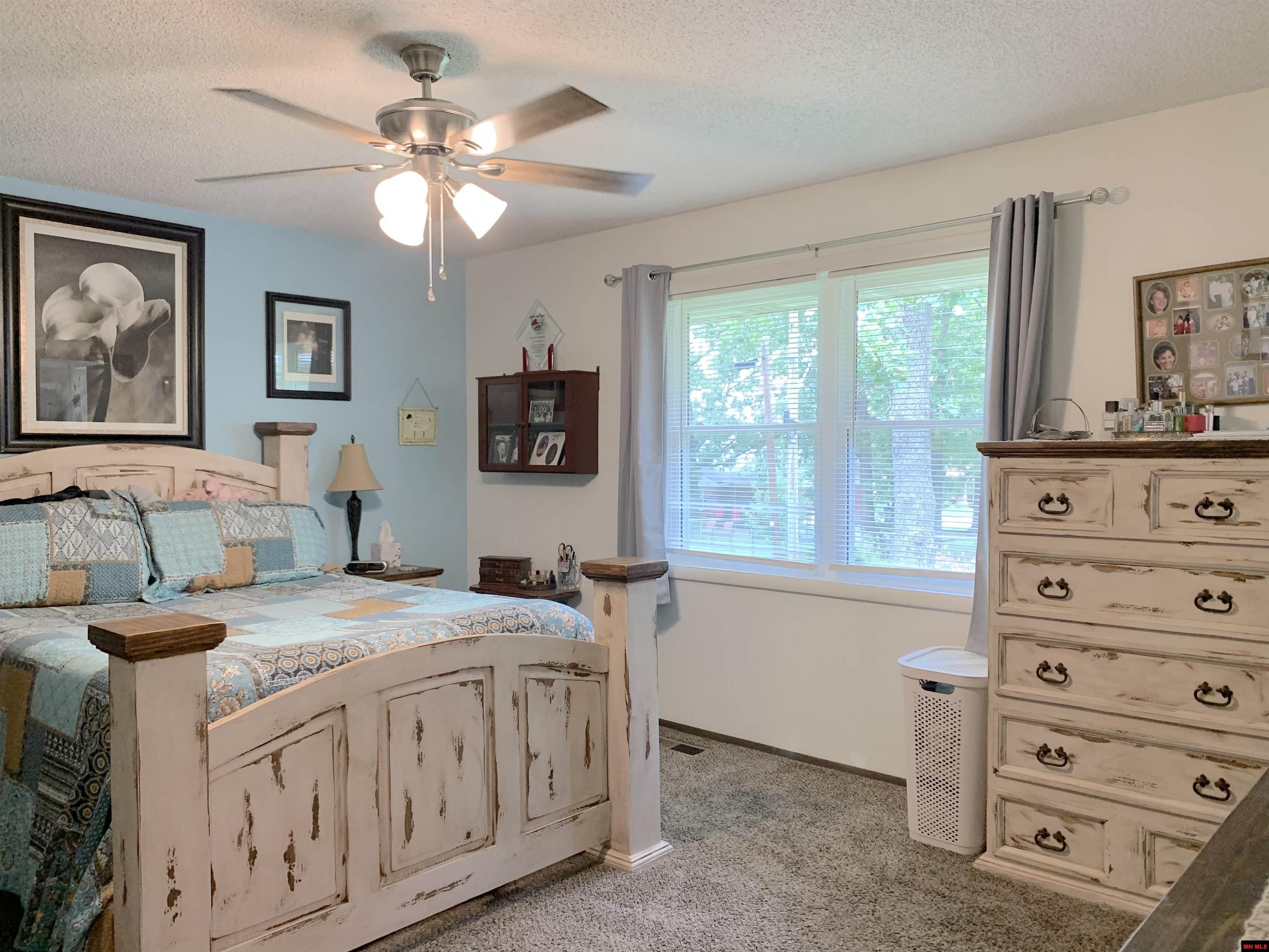 1809 JOHNS DRIVE Mountain Home, AR 72653