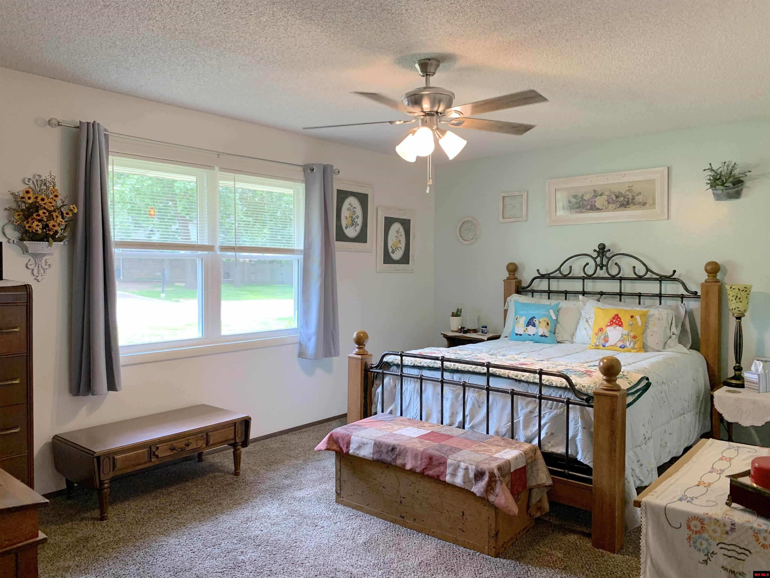 1809 JOHNS DRIVE Mountain Home, AR 72653