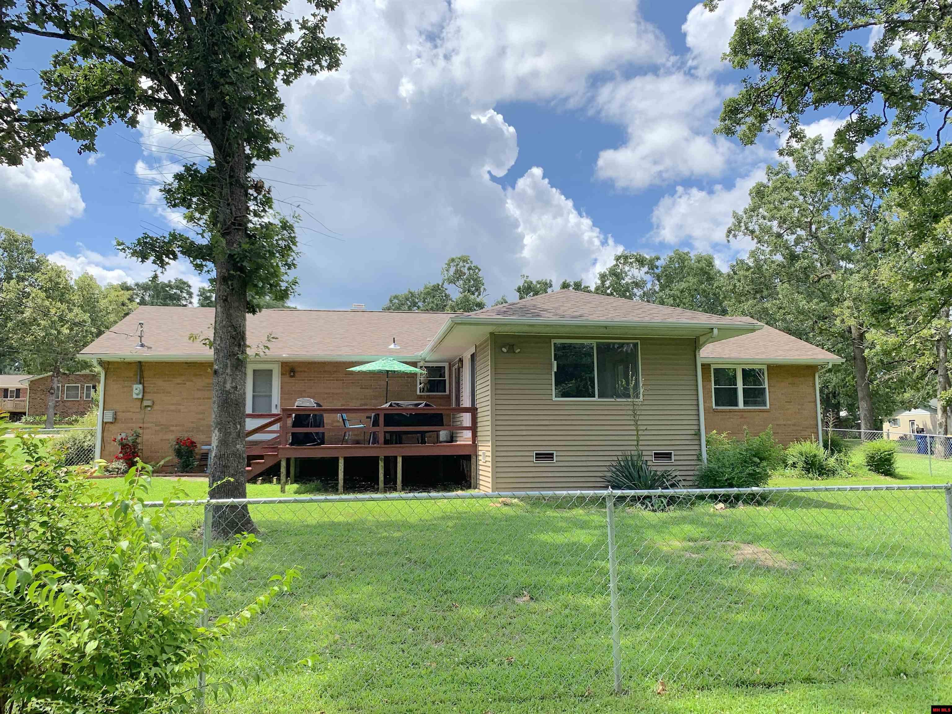 1809 JOHNS DRIVE Mountain Home, AR 72653