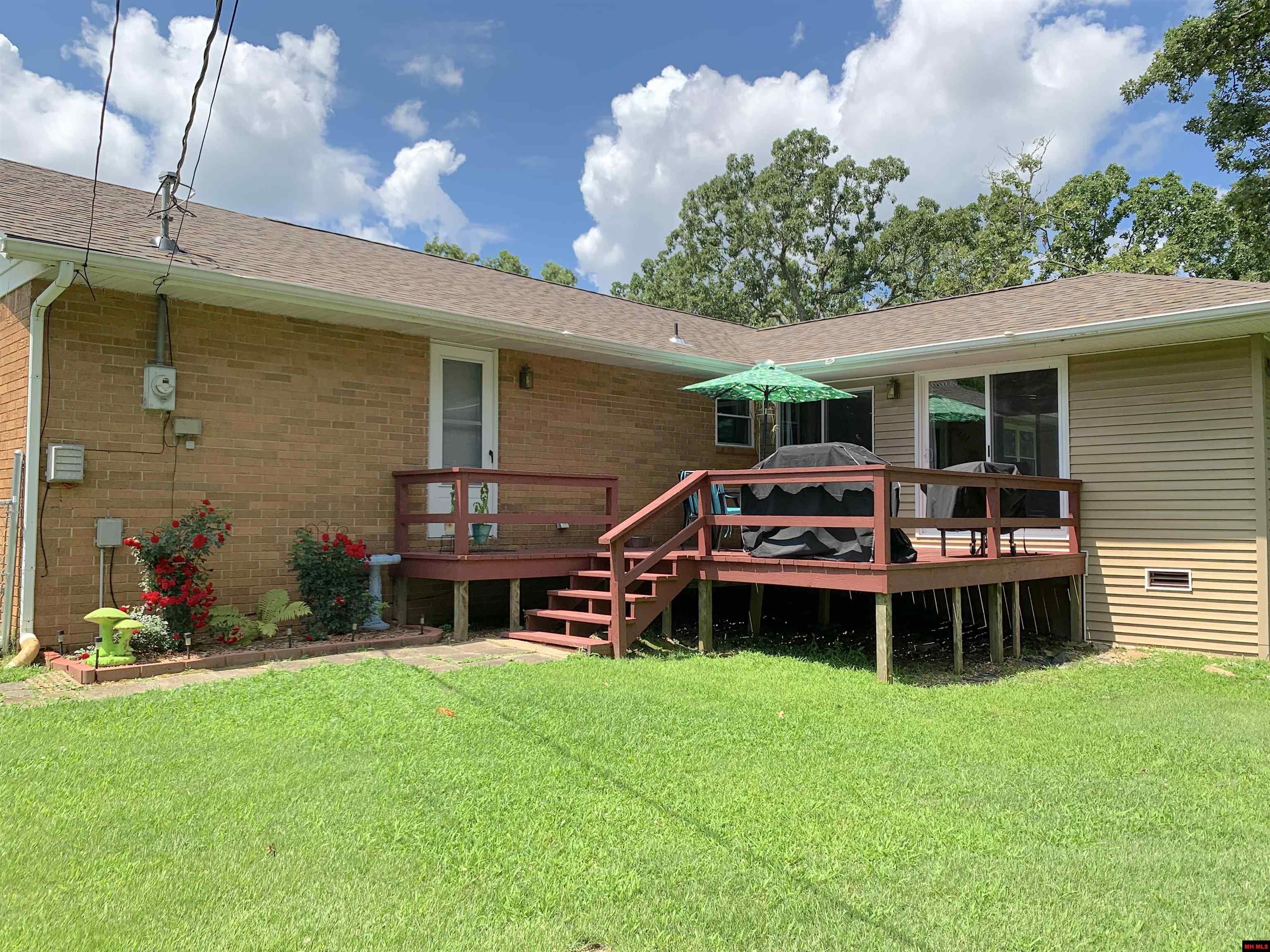 1809 JOHNS DRIVE Mountain Home, AR 72653
