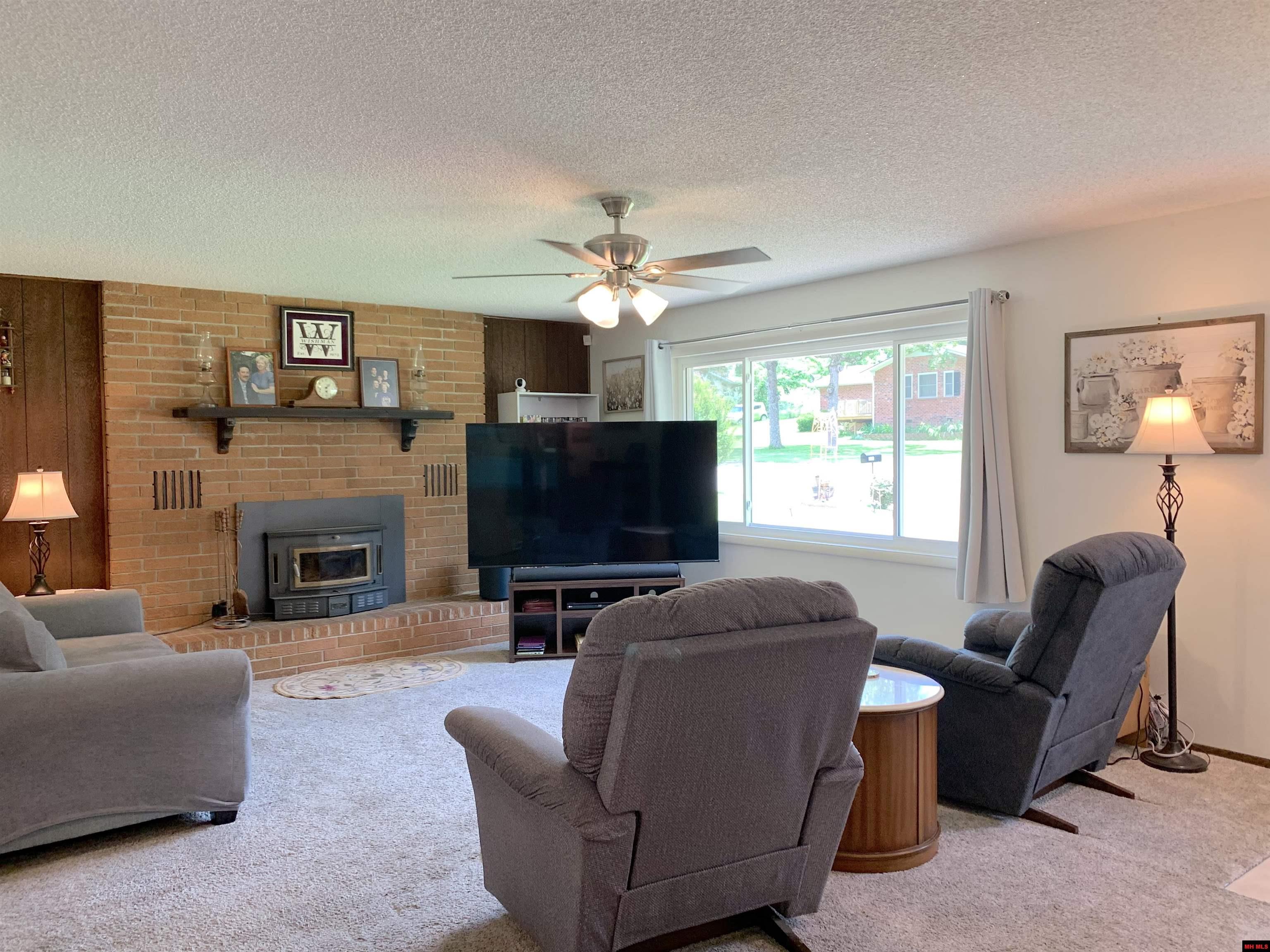 1809 JOHNS DRIVE Mountain Home, AR 72653