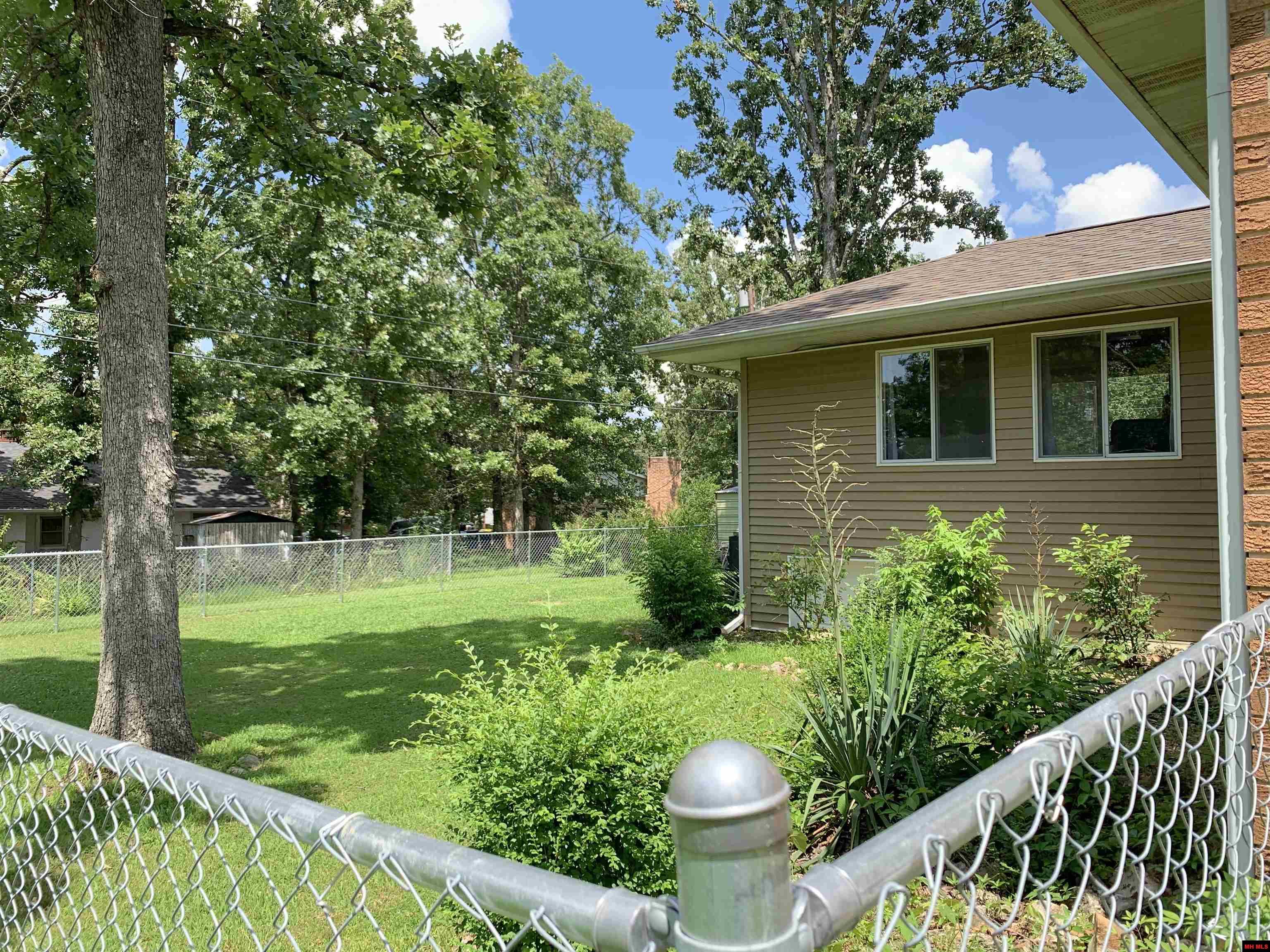 1809 JOHNS DRIVE Mountain Home, AR 72653