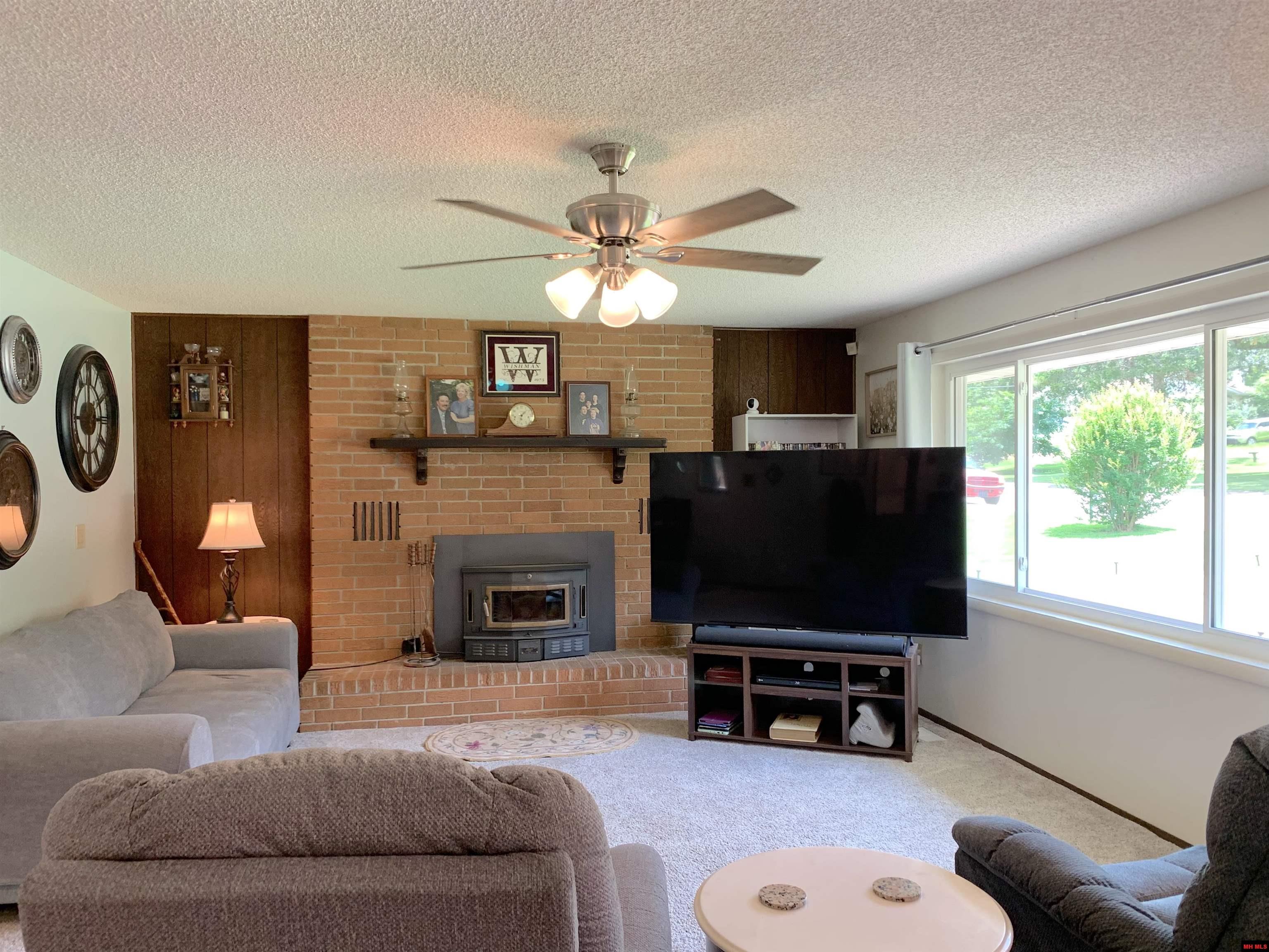 1809 JOHNS DRIVE Mountain Home, AR 72653