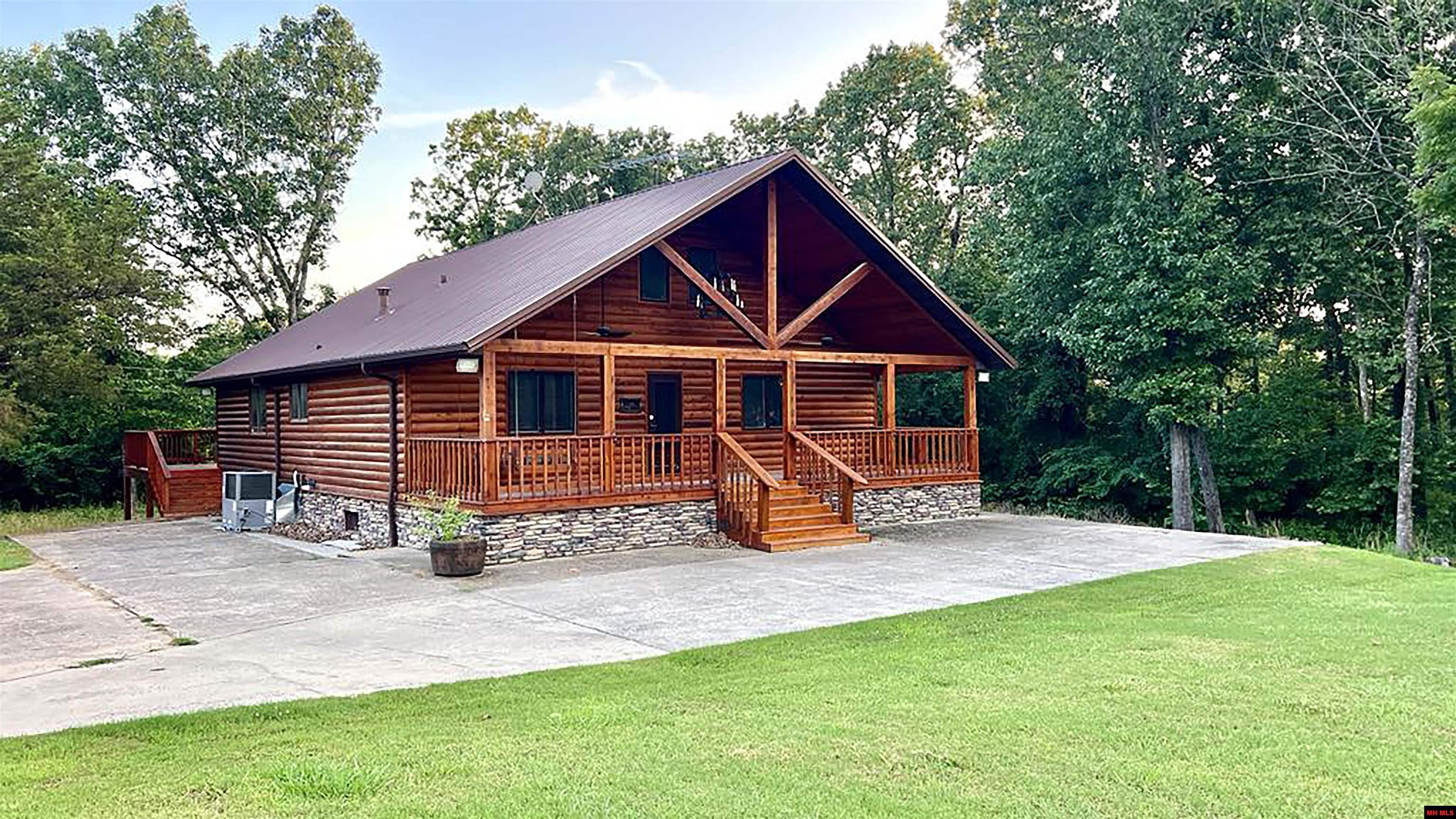 782 Diamond Bay Road