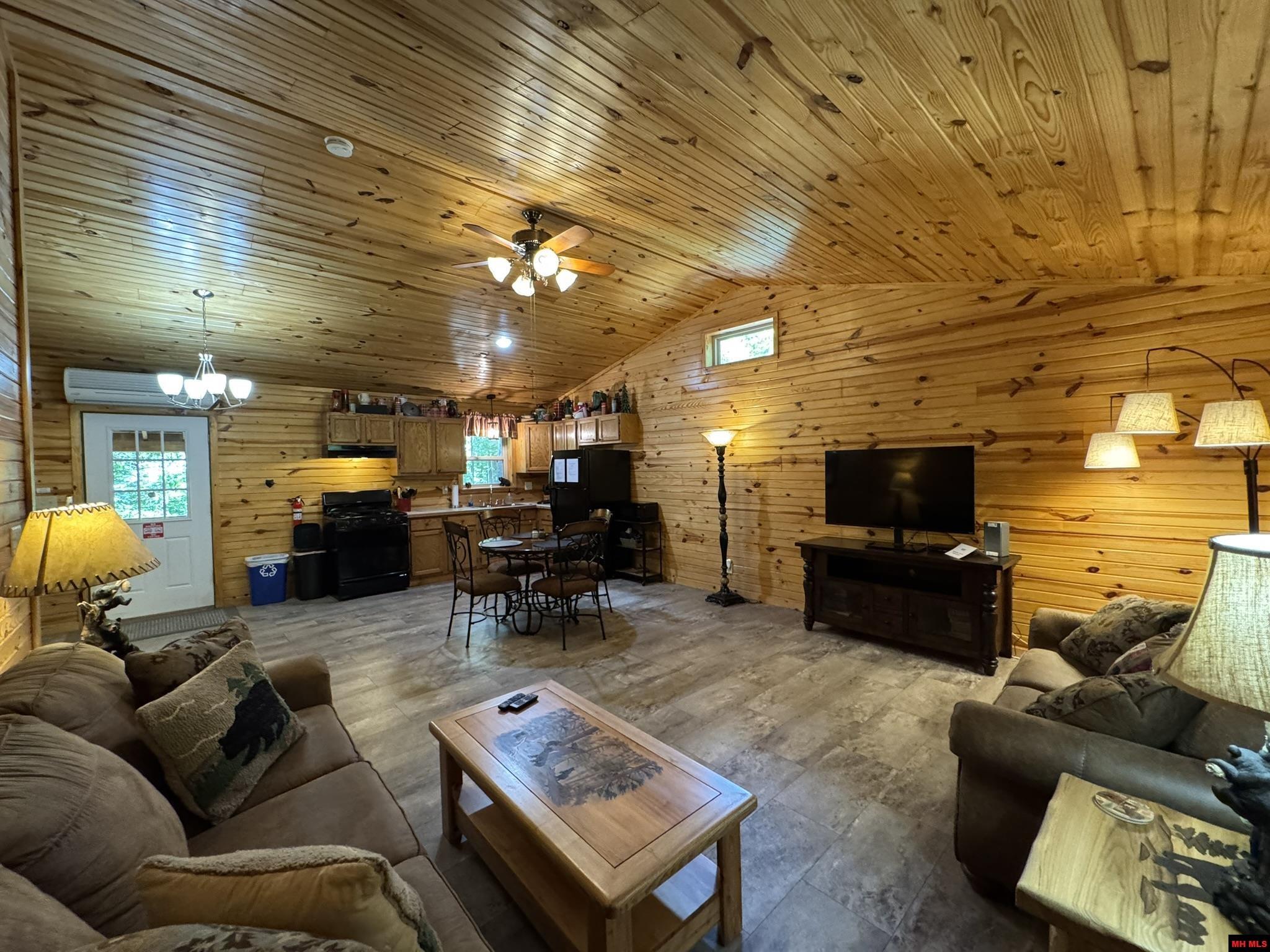 991 FRY ROAD Harriet, AR 72639