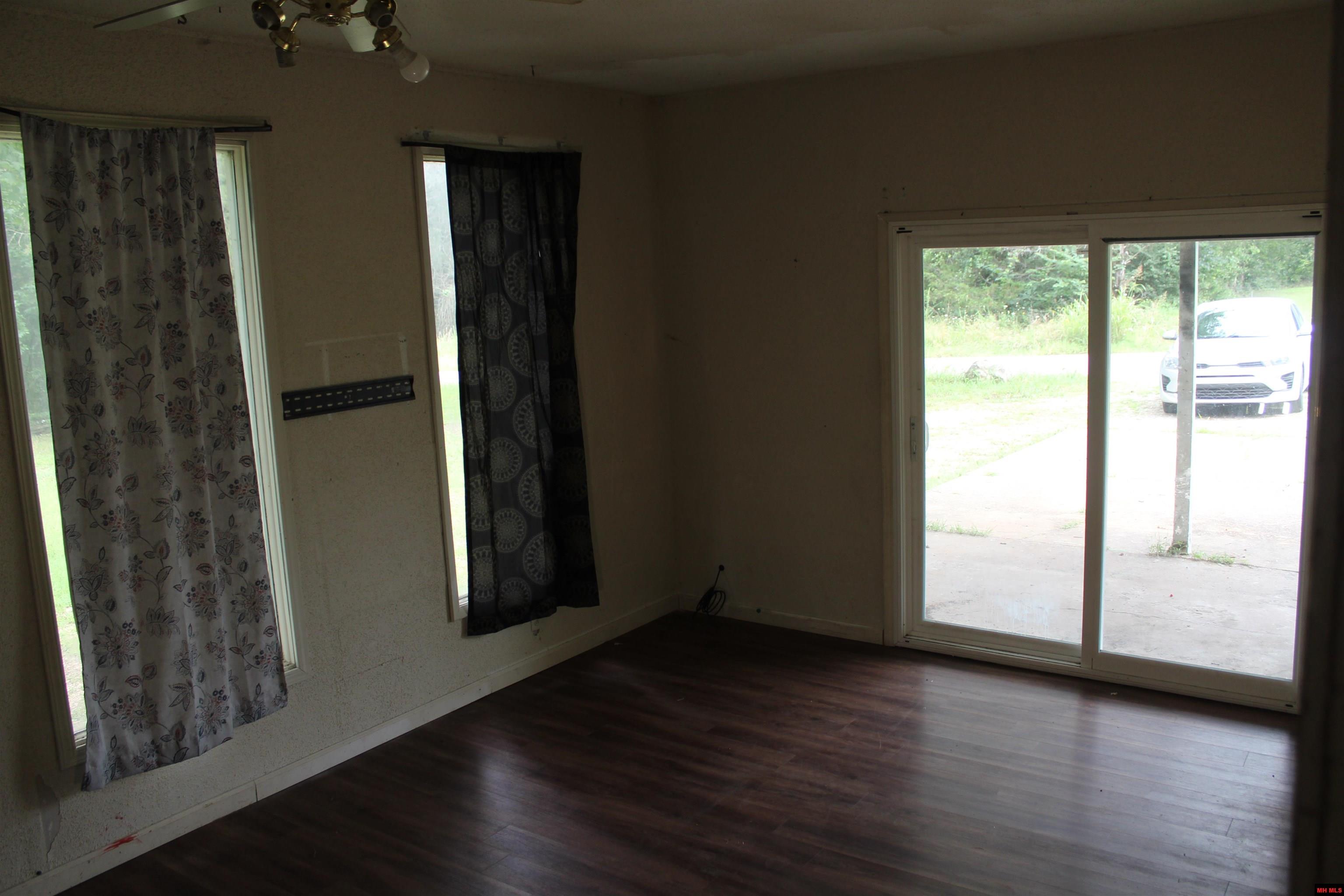 137 DOVE STREET Diamond City, AR