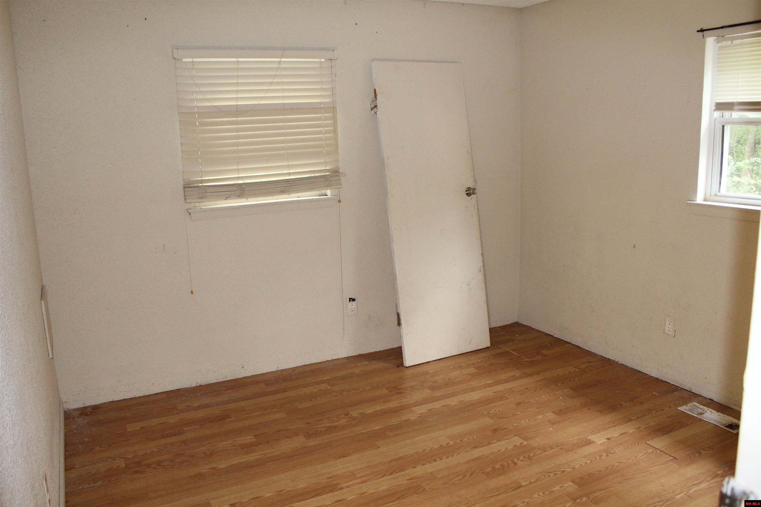 137 DOVE STREET Diamond City, AR